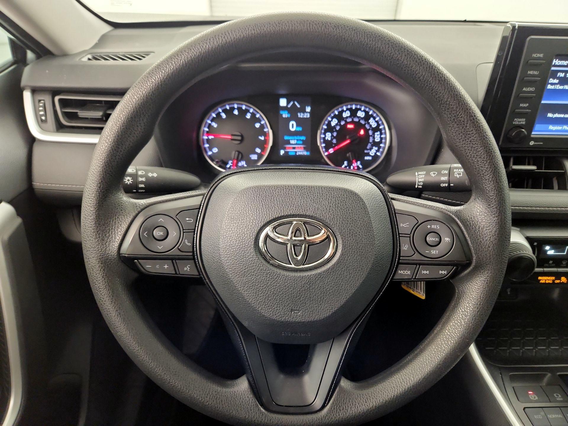 Thumbnail: 2021 Toyota RAV4 - 10