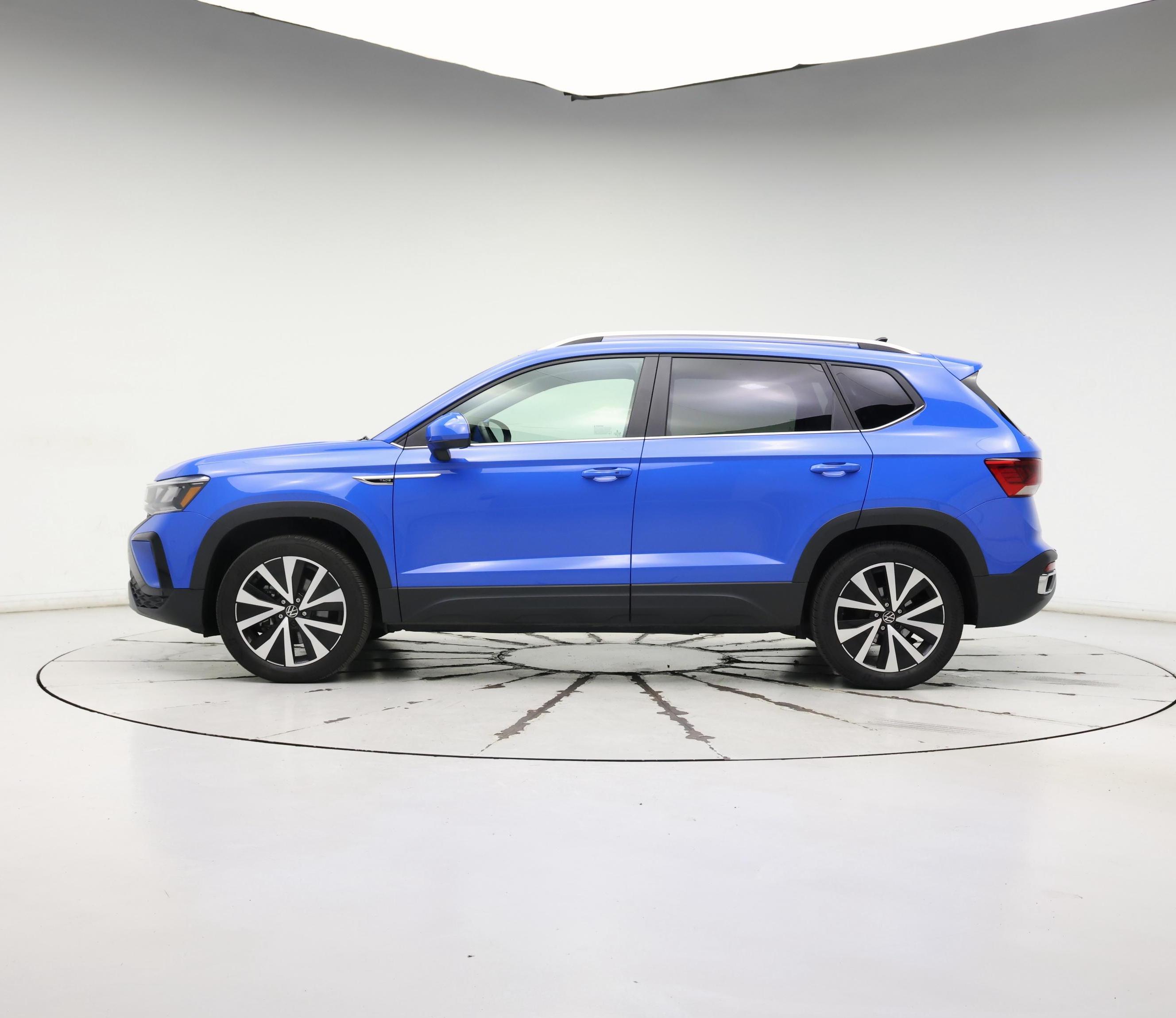 Thumbnail: 2023 Volkswagen Taos - 3