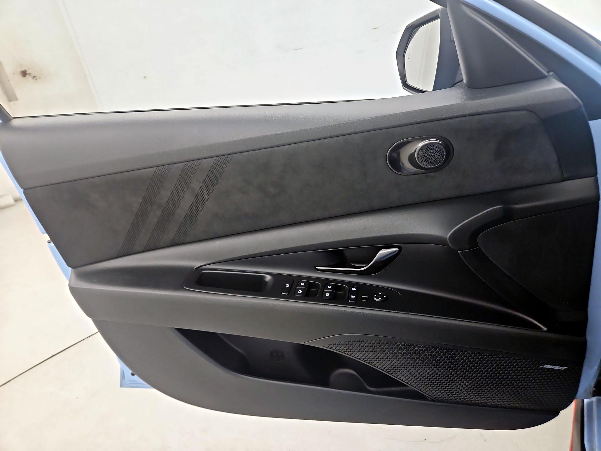 Thumbnail: 2023 Hyundai Elantra - 12