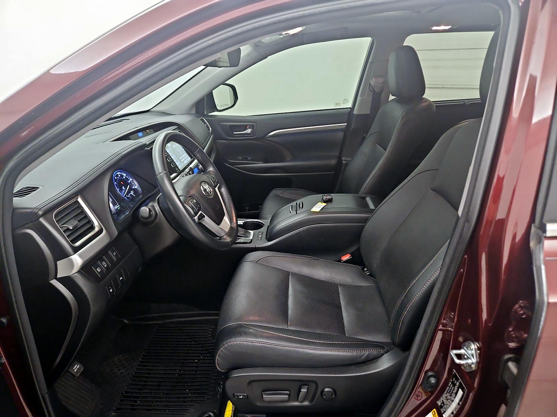 Thumbnail: 2018 Toyota Highlander - 11