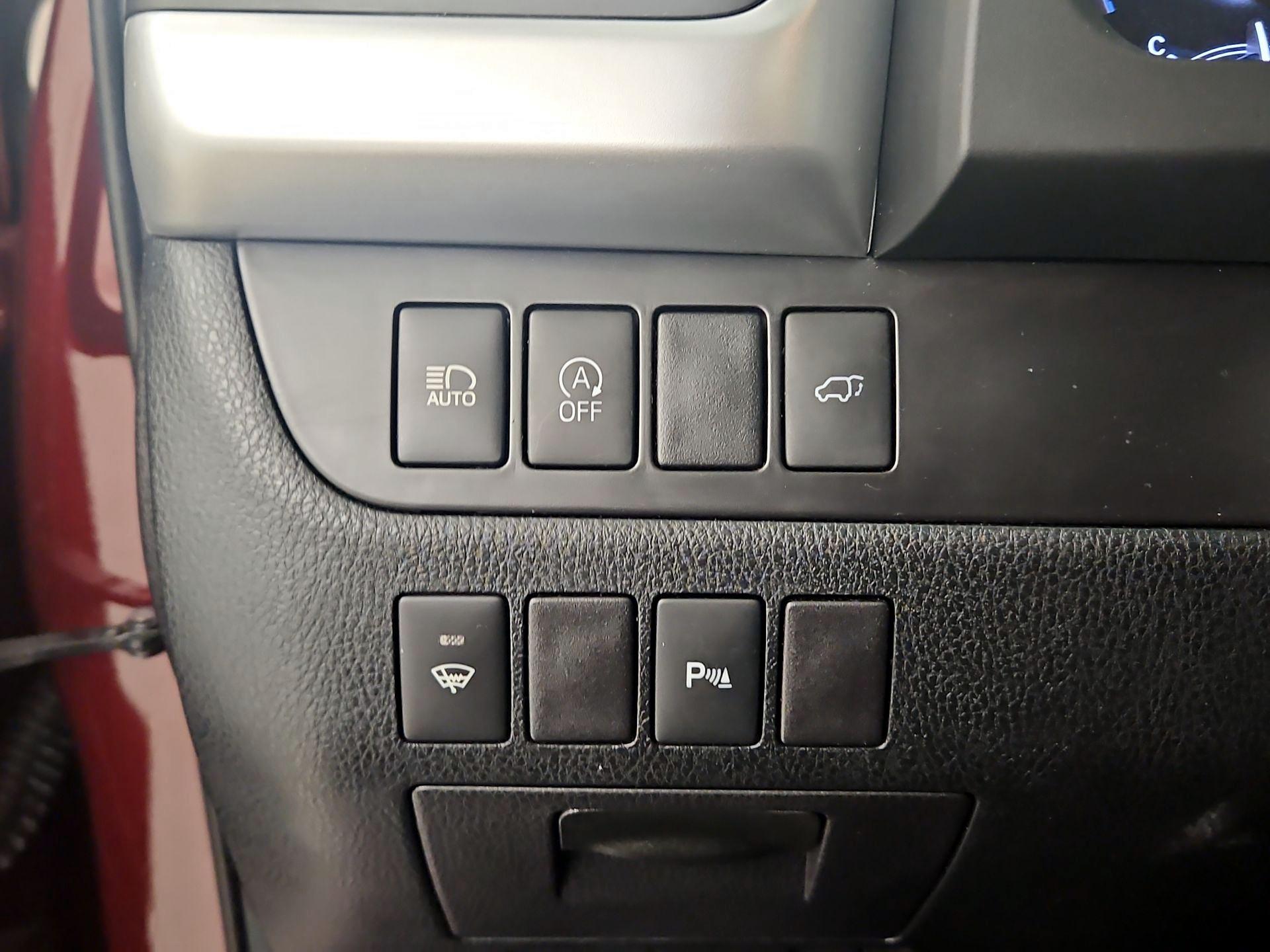 Thumbnail: 2018 Toyota Highlander - 13