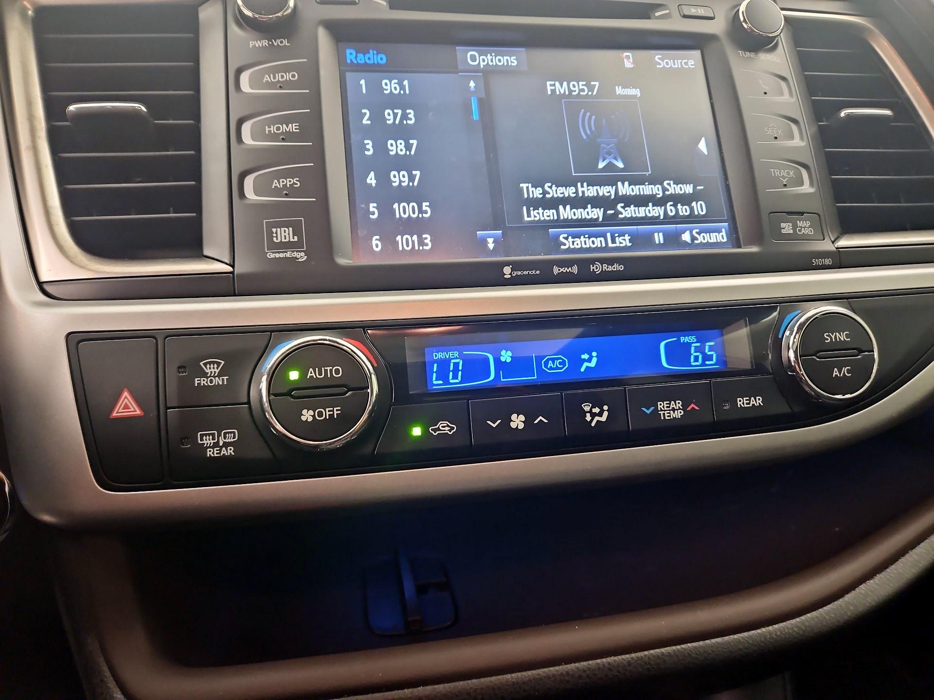 Thumbnail: 2018 Toyota Highlander - 16