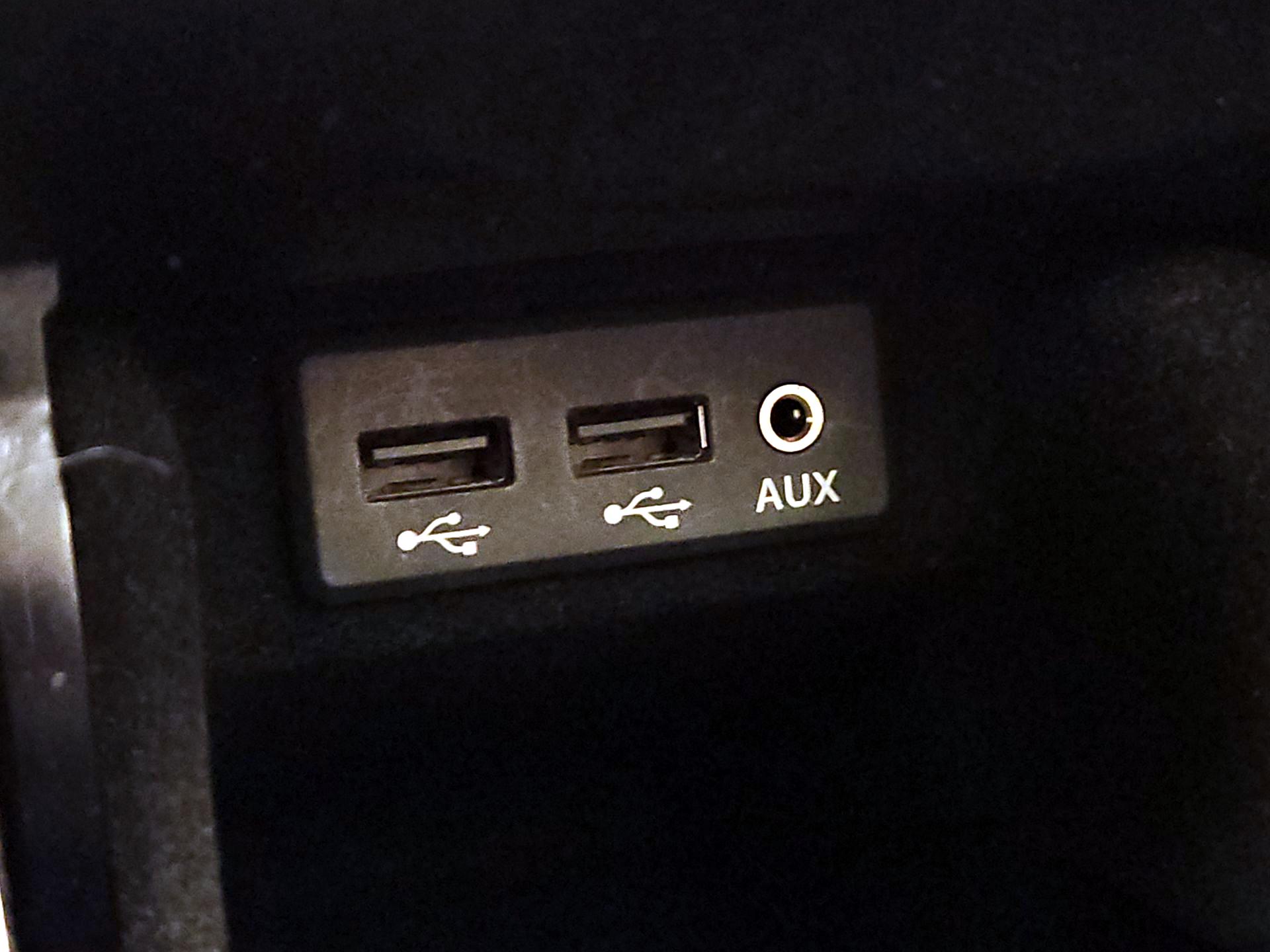 Thumbnail: 2016 Nissan Maxima - 19