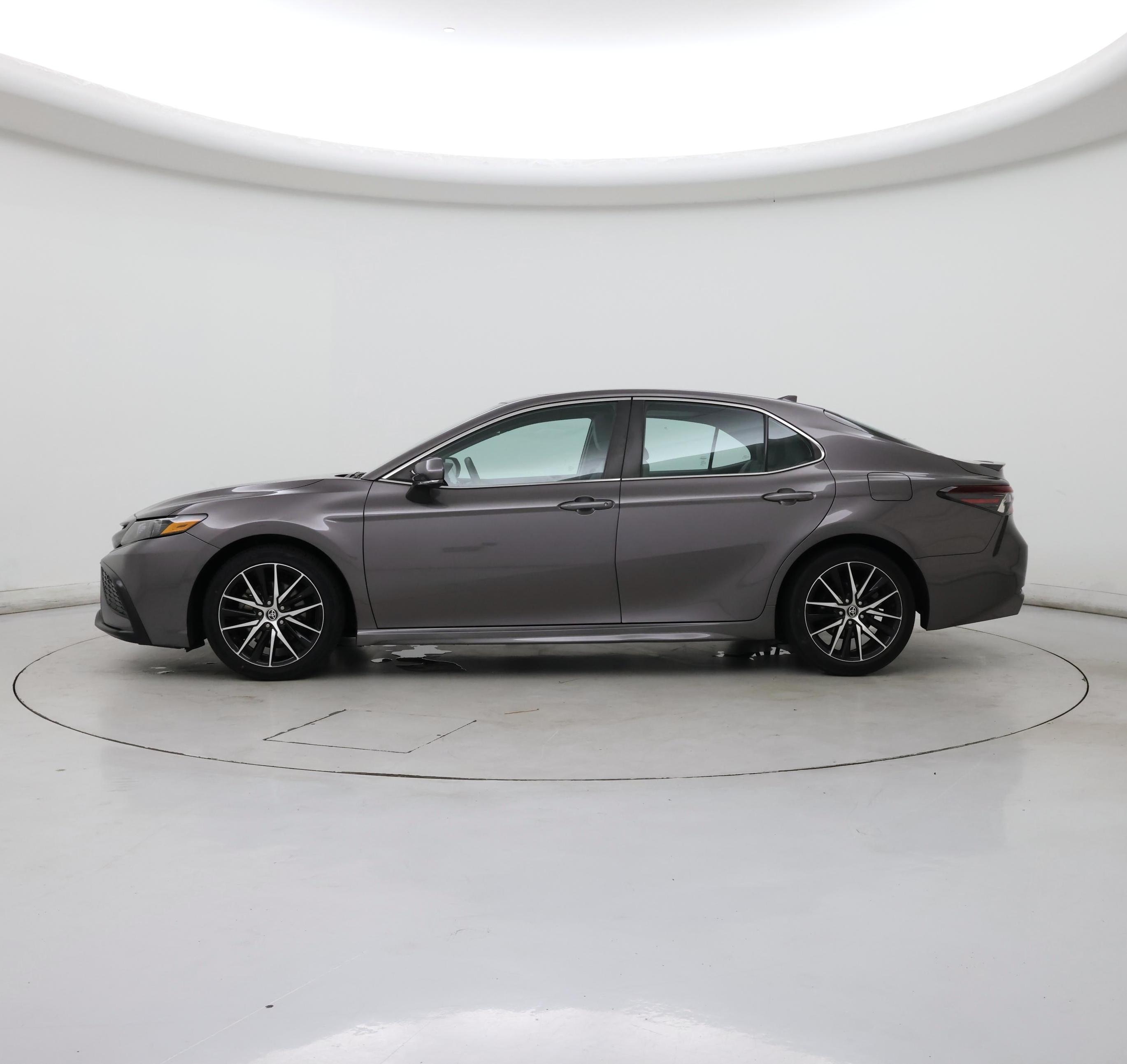 Thumbnail: 2022 Toyota Camry - 3