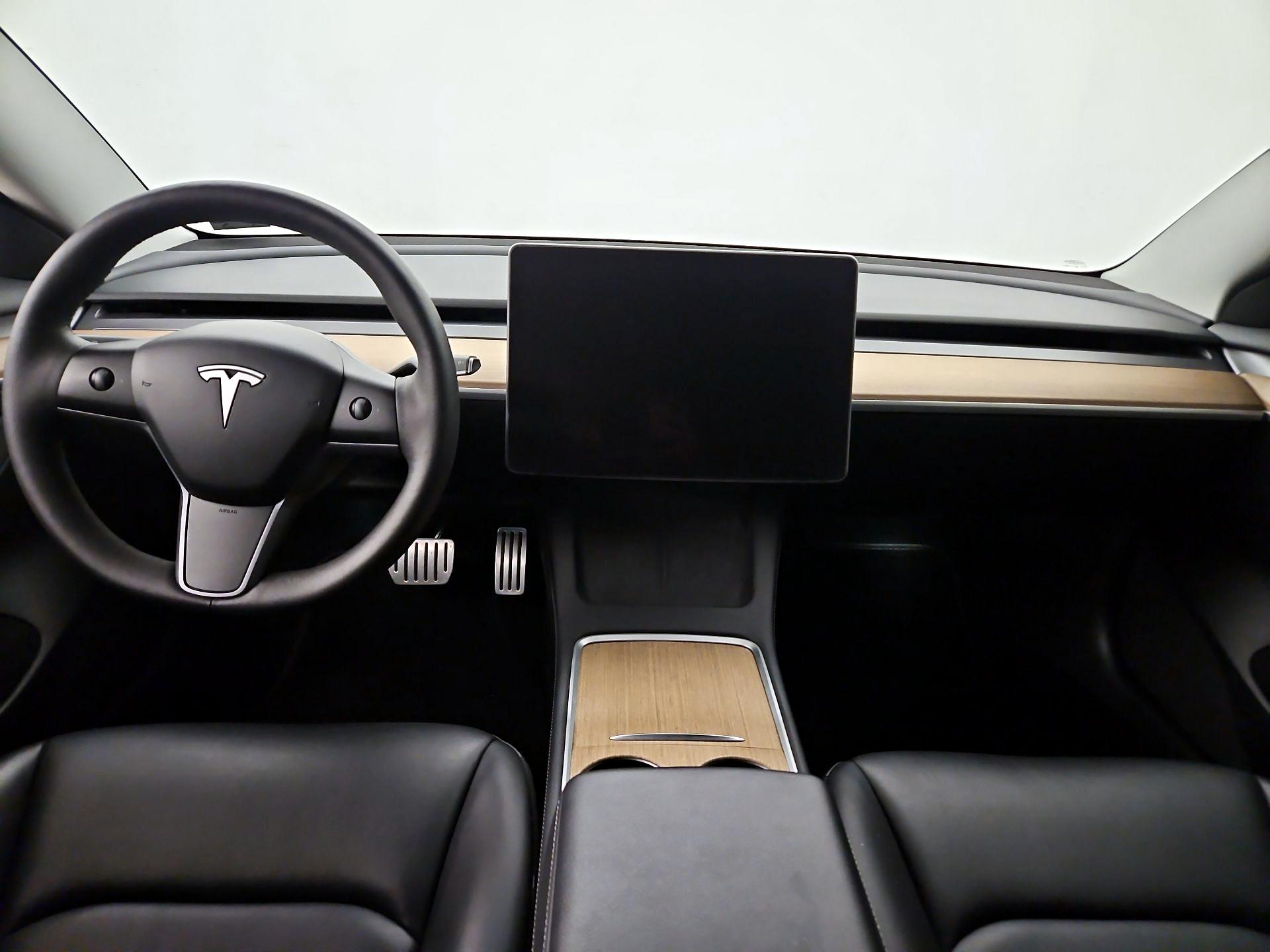 Thumbnail: 2023 Tesla Model 3 - 9