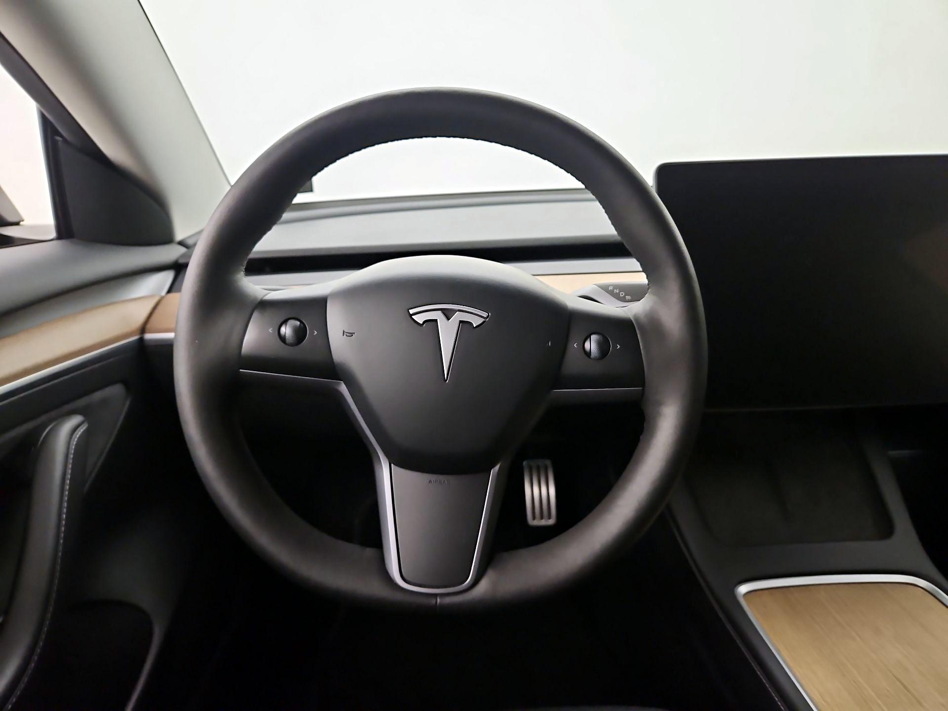 Thumbnail: 2023 Tesla Model 3 - 10