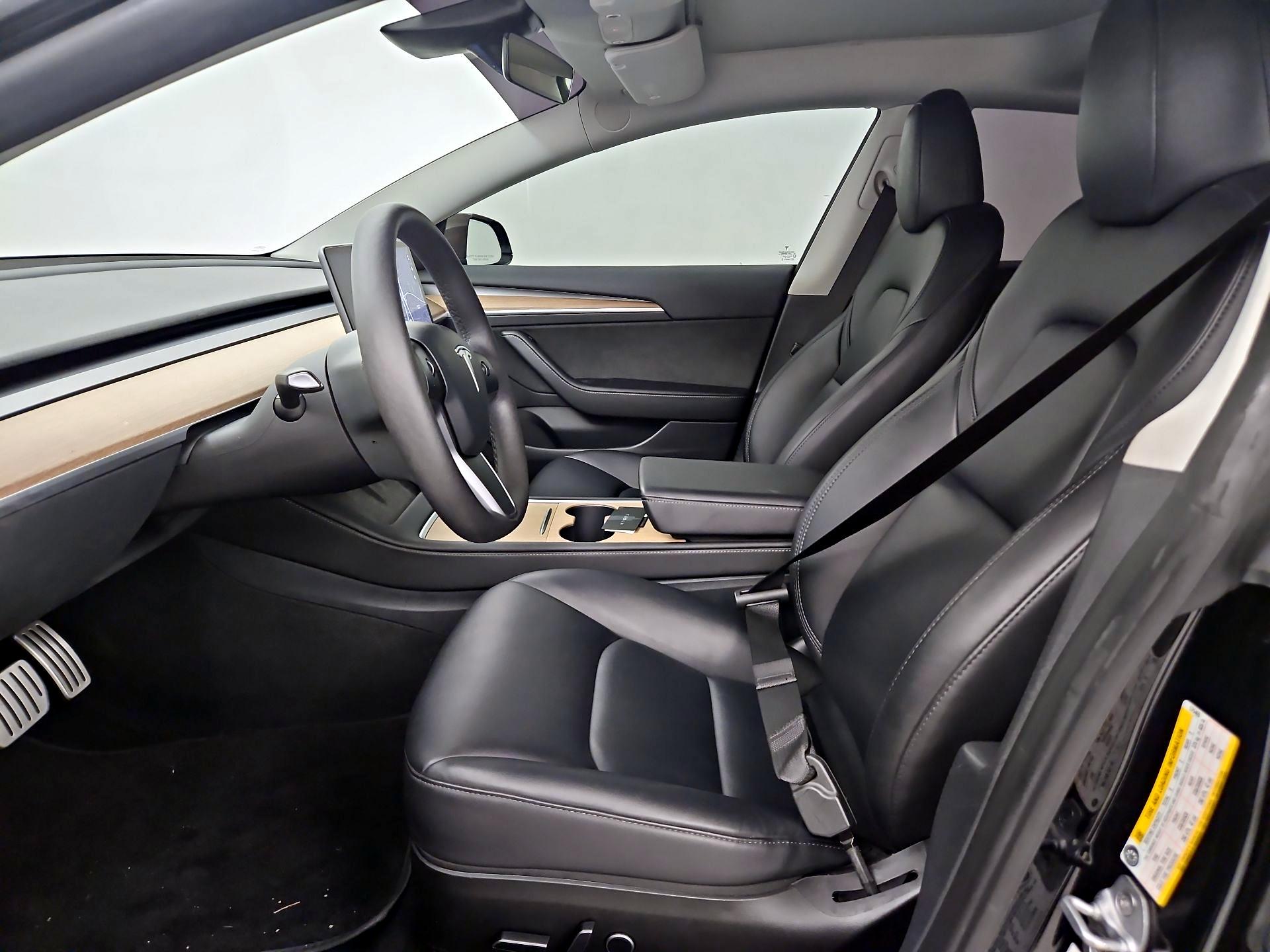 Thumbnail: 2023 Tesla Model 3 - 11