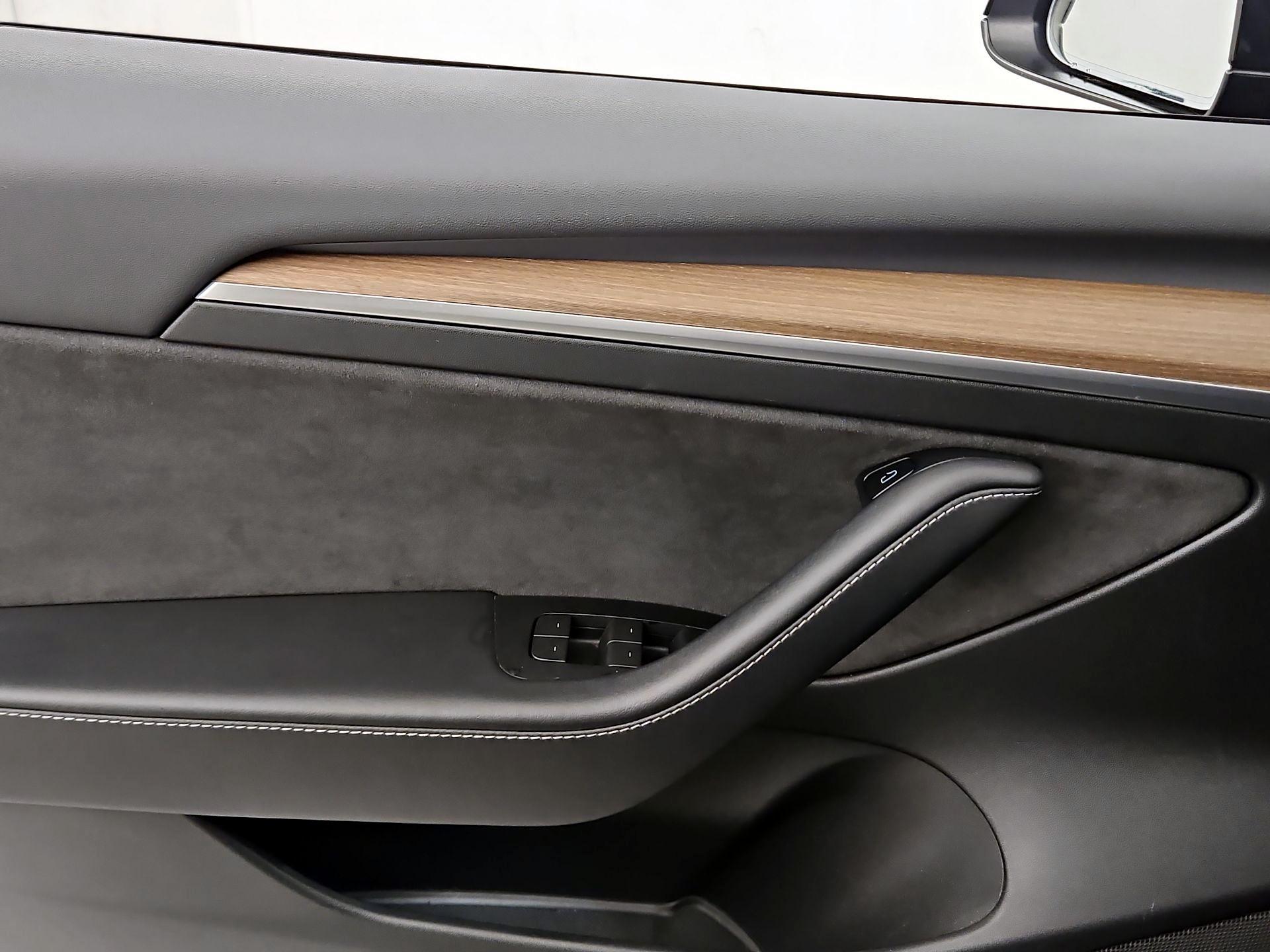 Thumbnail: 2023 Tesla Model 3 - 12