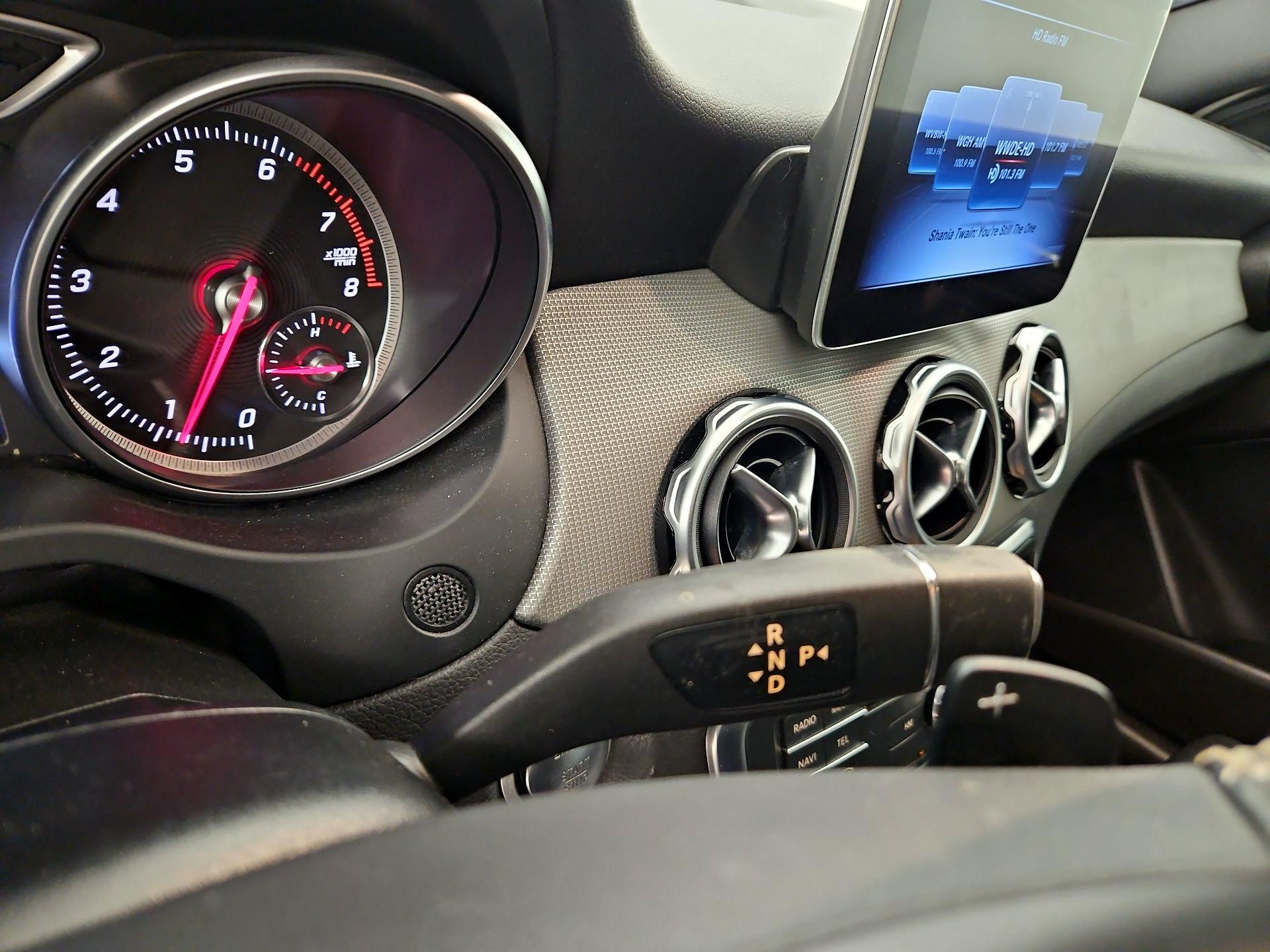 Thumbnail: 2018 Mercedes-Benz GLA - 17