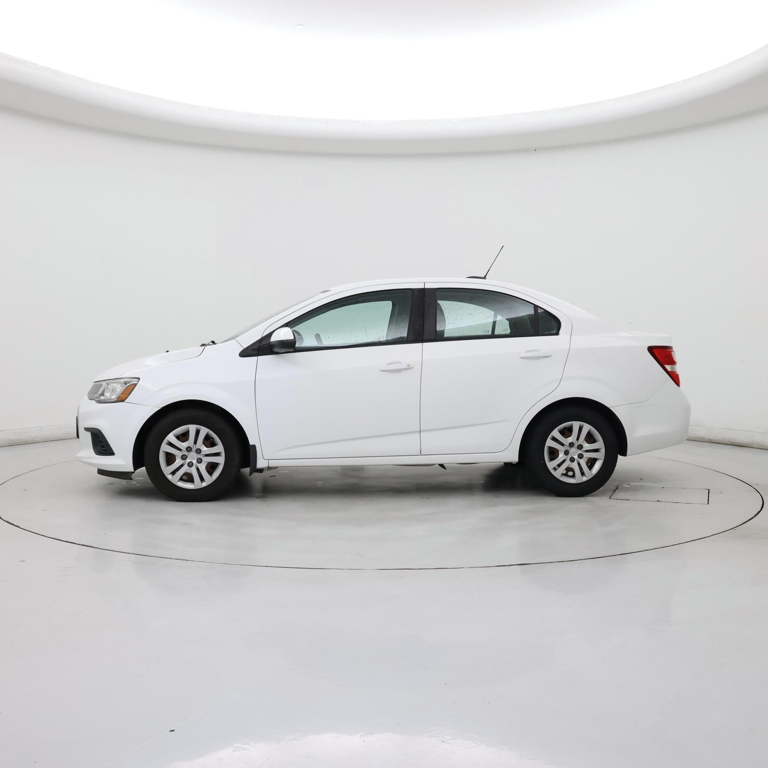 Thumbnail: 2017 Chevrolet Sonic - 3