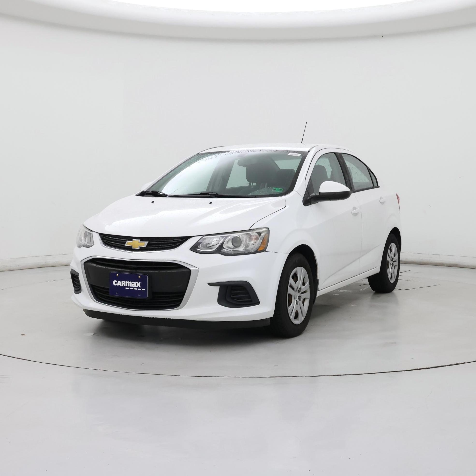 Thumbnail: 2017 Chevrolet Sonic - 4