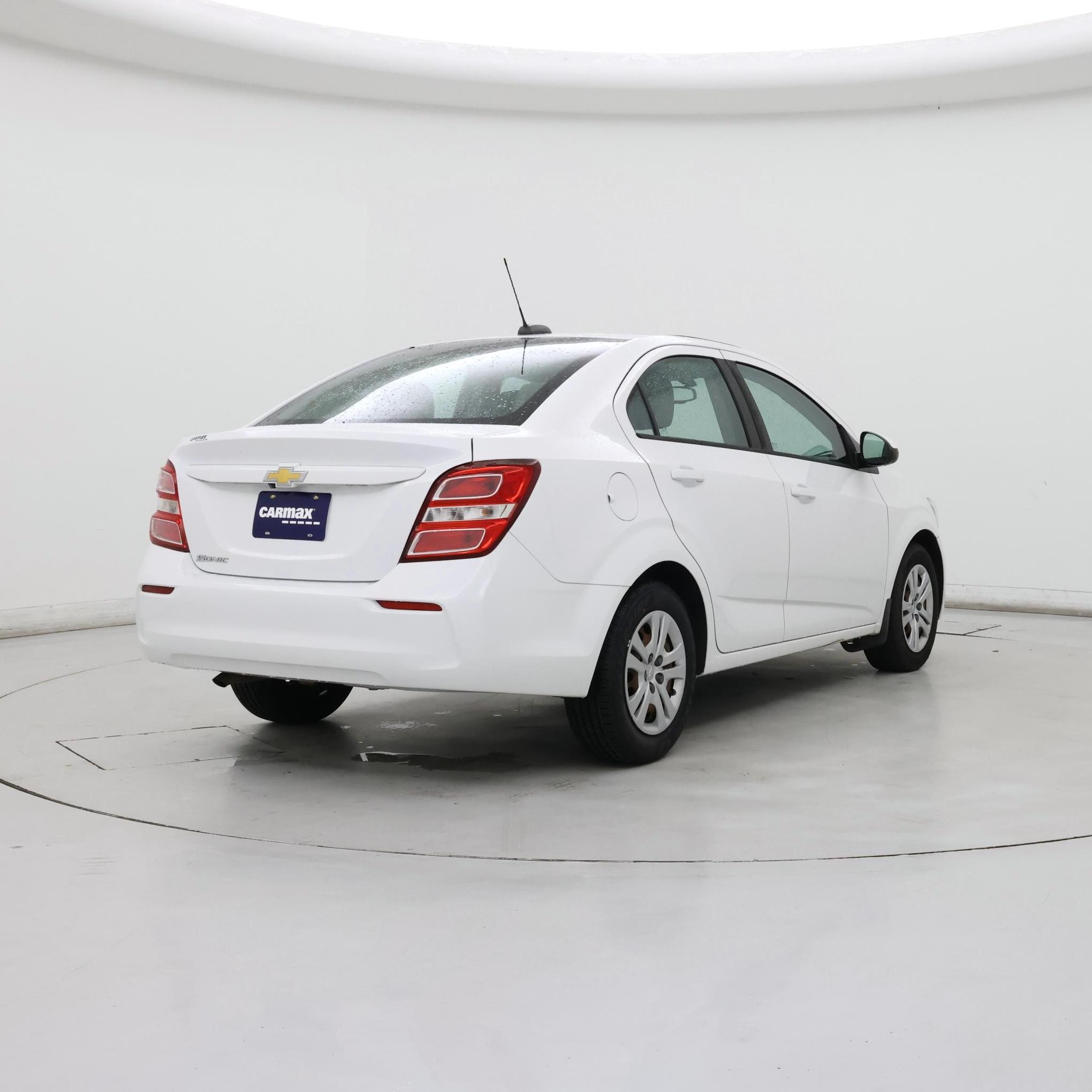 Thumbnail: 2017 Chevrolet Sonic - 8