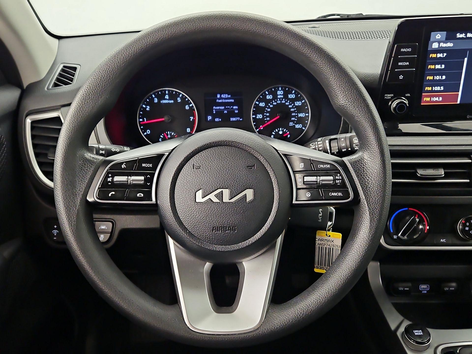 Thumbnail: 2023 Kia Seltos - 10