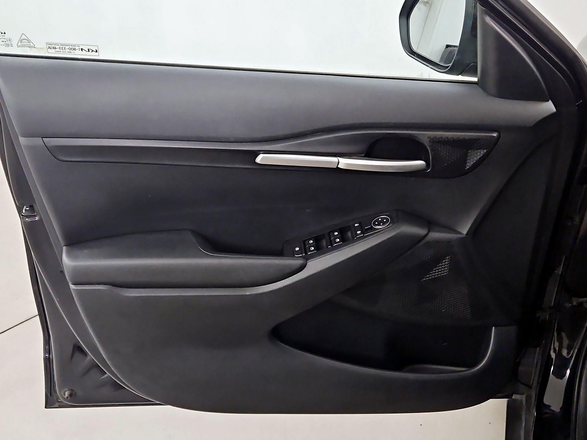 Thumbnail: 2023 Kia Seltos - 12