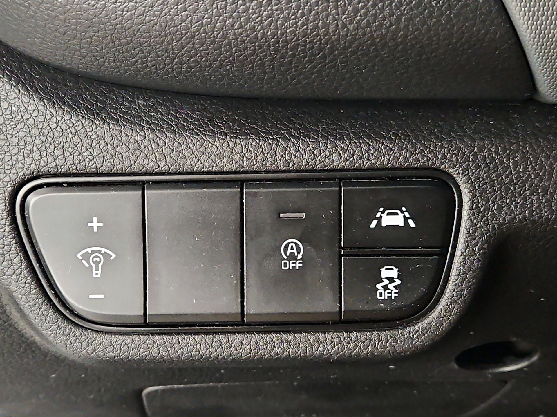 Thumbnail: 2023 Kia Seltos - 13