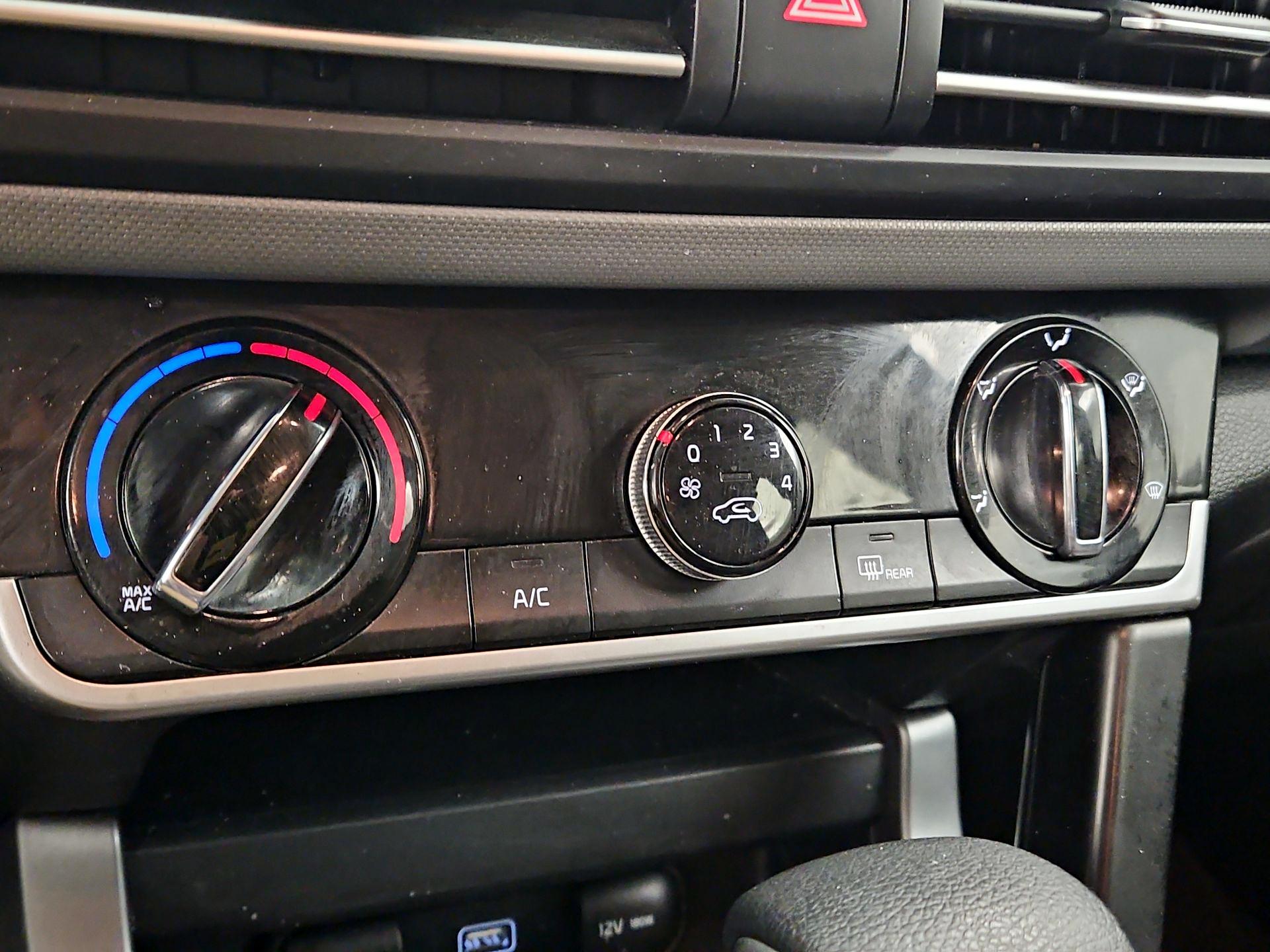 Thumbnail: 2023 Kia Seltos - 16