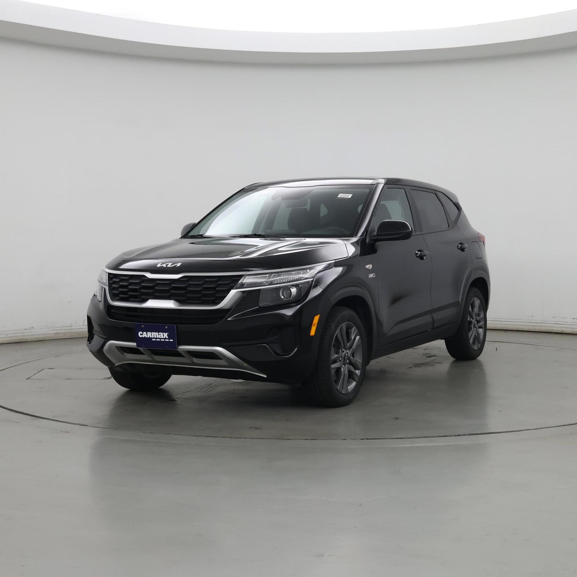 Thumbnail: 2023 Kia Seltos - 4