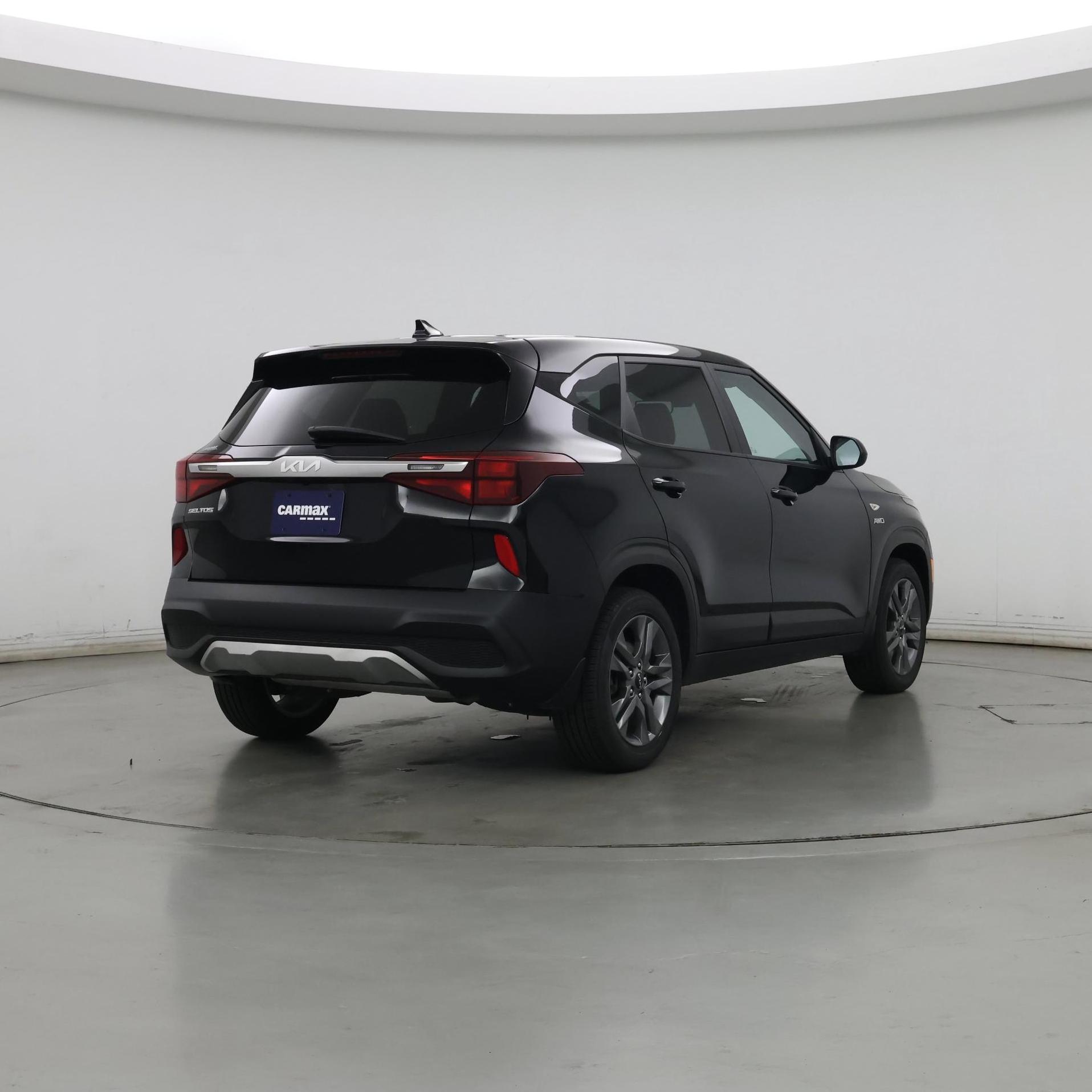 Thumbnail: 2023 Kia Seltos - 8