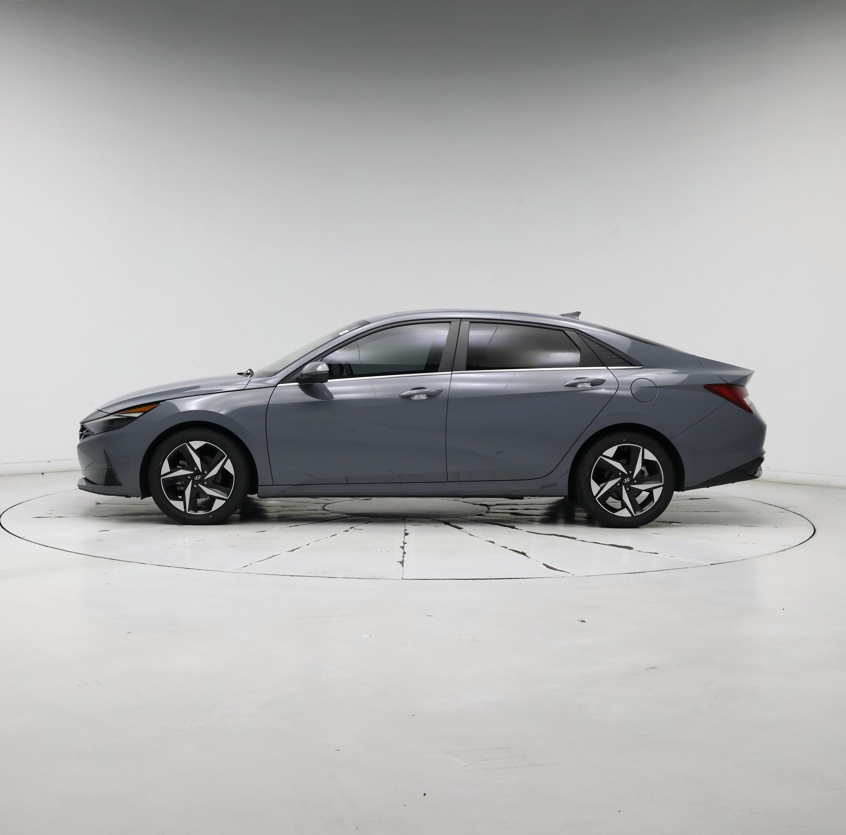 Thumbnail: 2023 Hyundai Elantra - 3