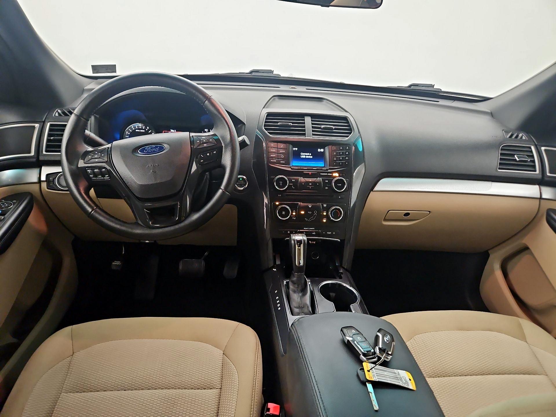 Thumbnail: 2017 Ford Explorer - 9