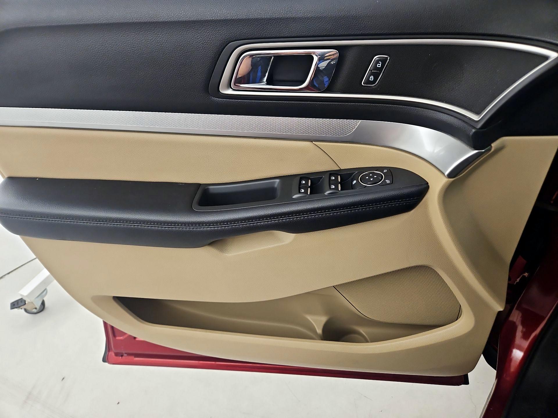 Thumbnail: 2017 Ford Explorer - 12