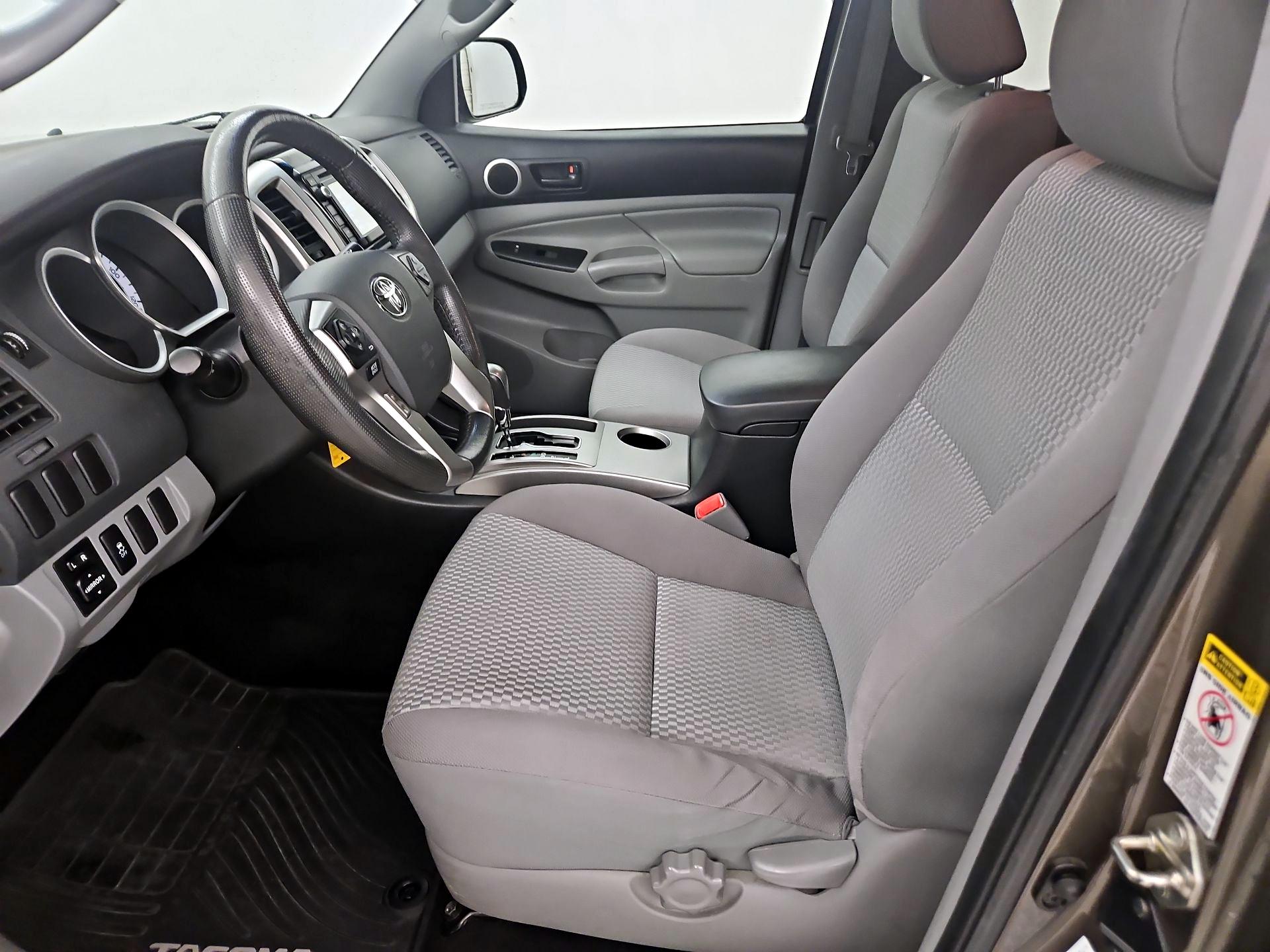 Thumbnail: 2014 Toyota Tacoma - 11