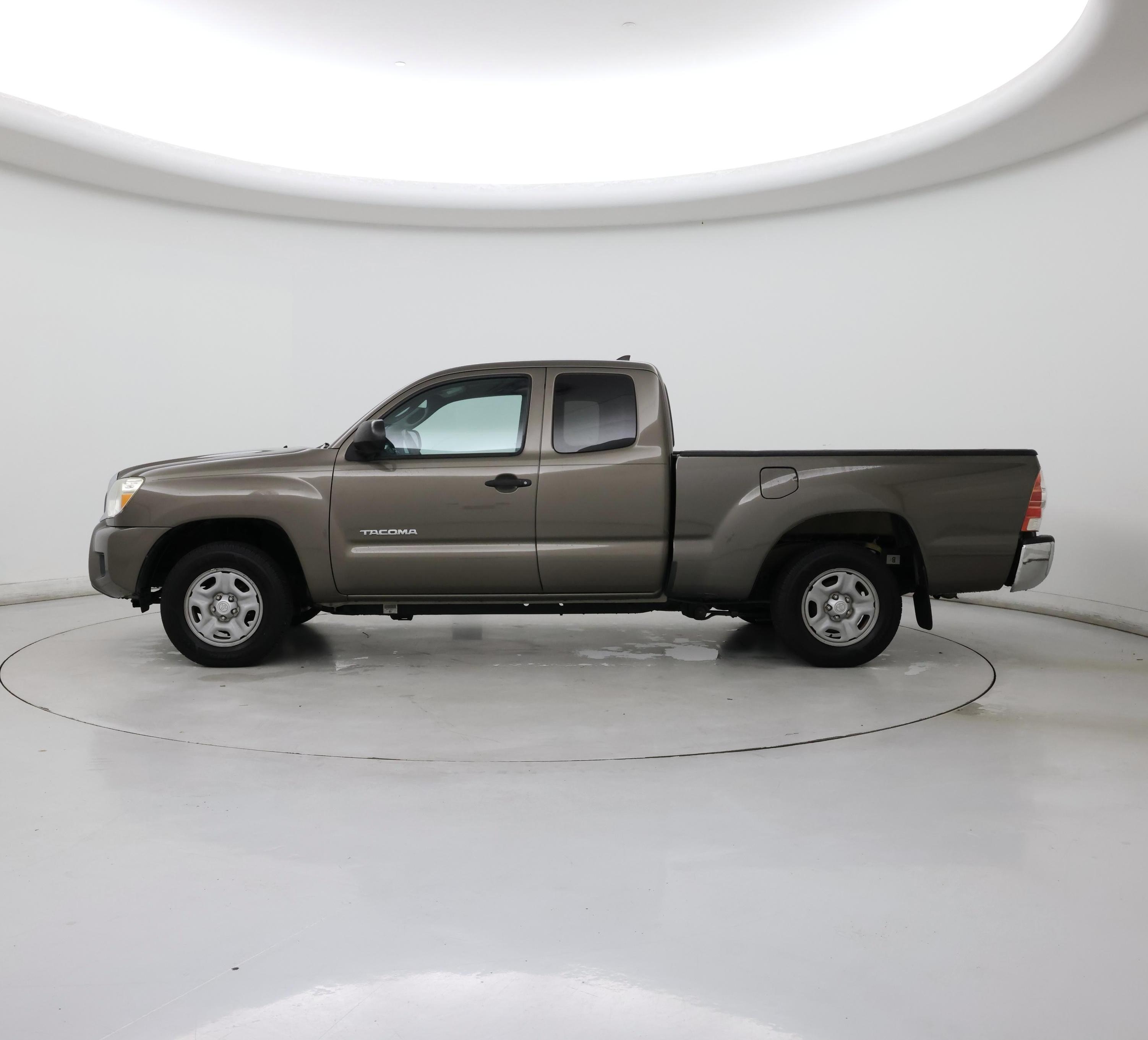Thumbnail: 2014 Toyota Tacoma - 3