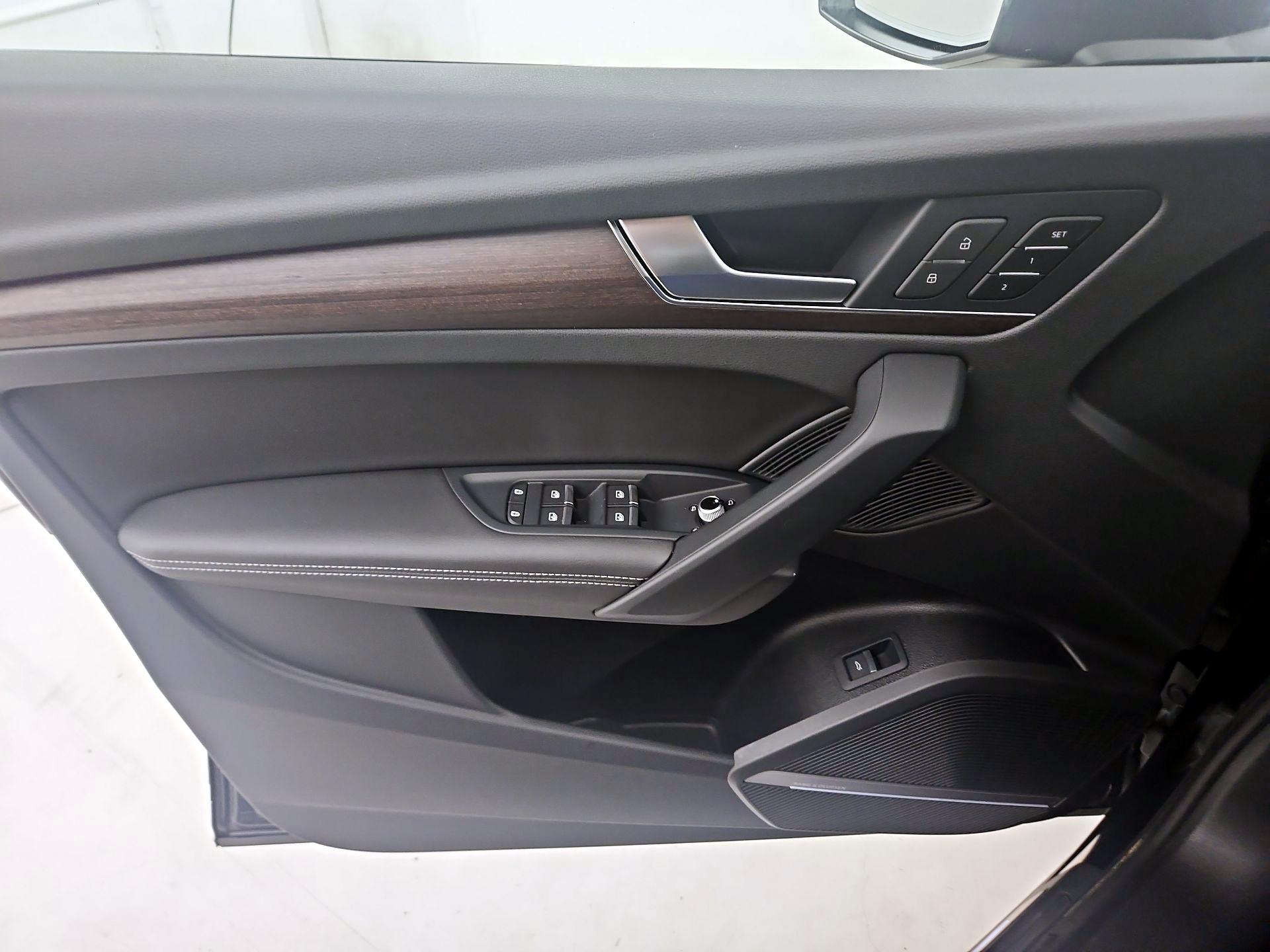 Thumbnail: 2023 Audi Q5 - 12