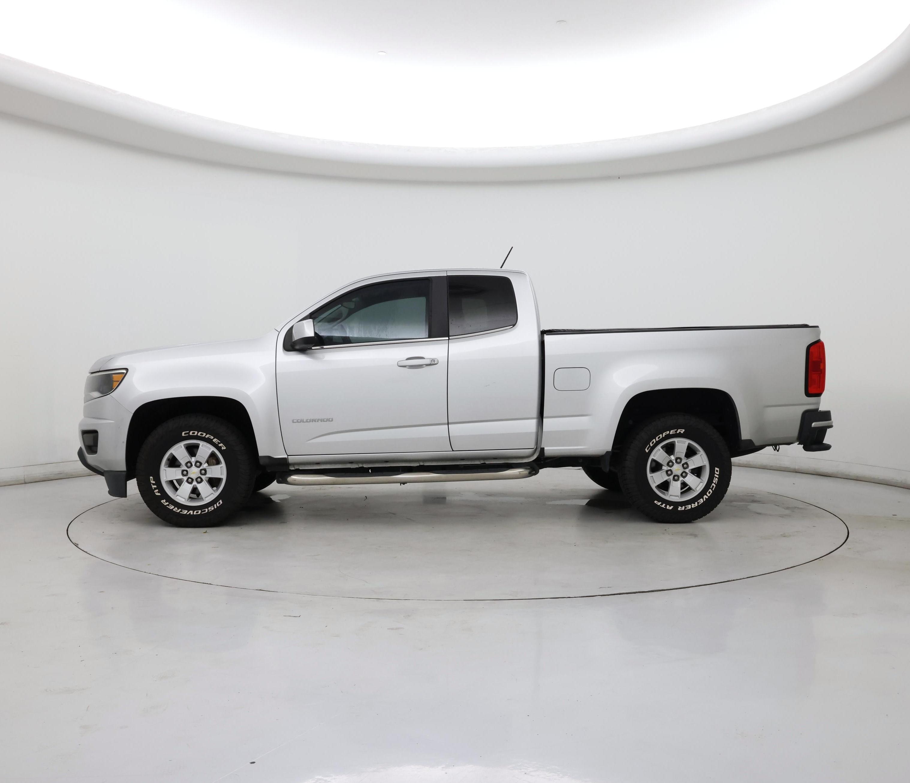 Thumbnail: 2019 Chevrolet Colorado - 3