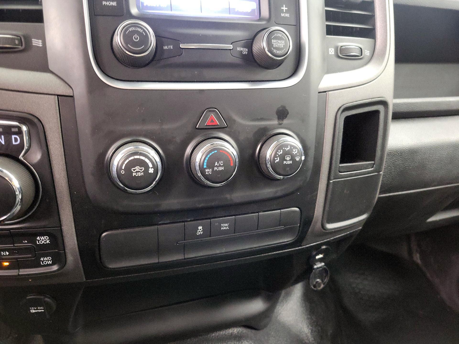 Thumbnail: 2022 RAM 1500 Classic - 16