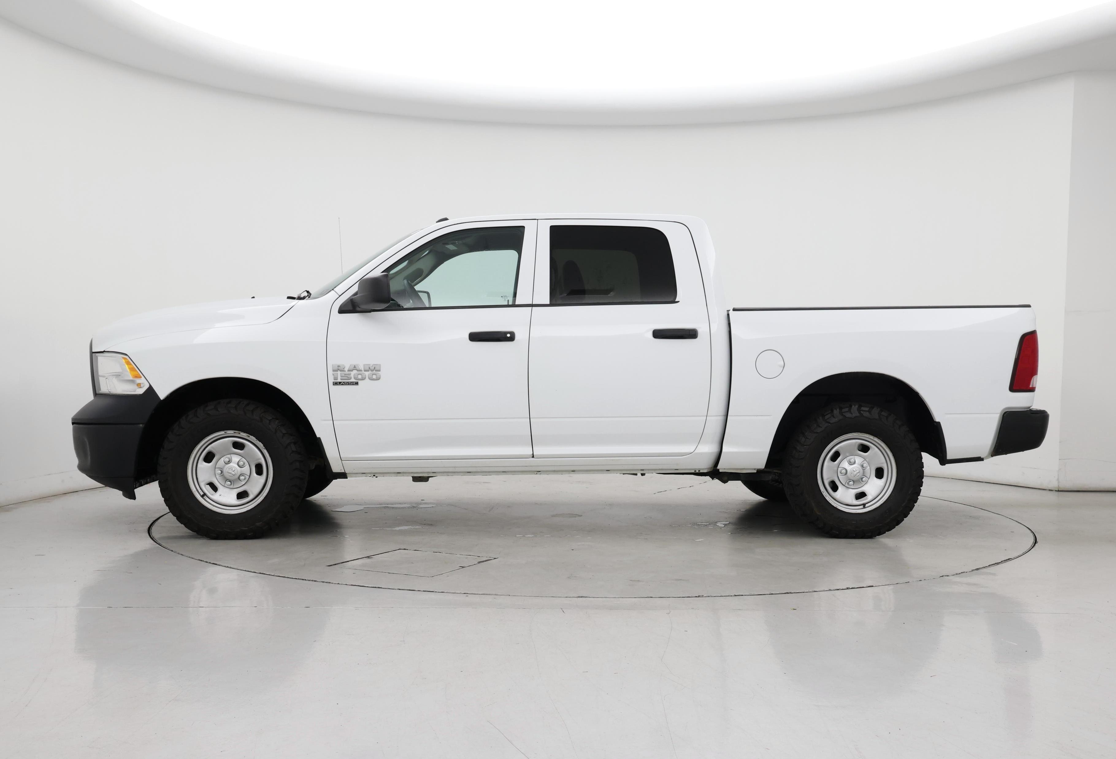 Thumbnail: 2022 RAM 1500 Classic - 3