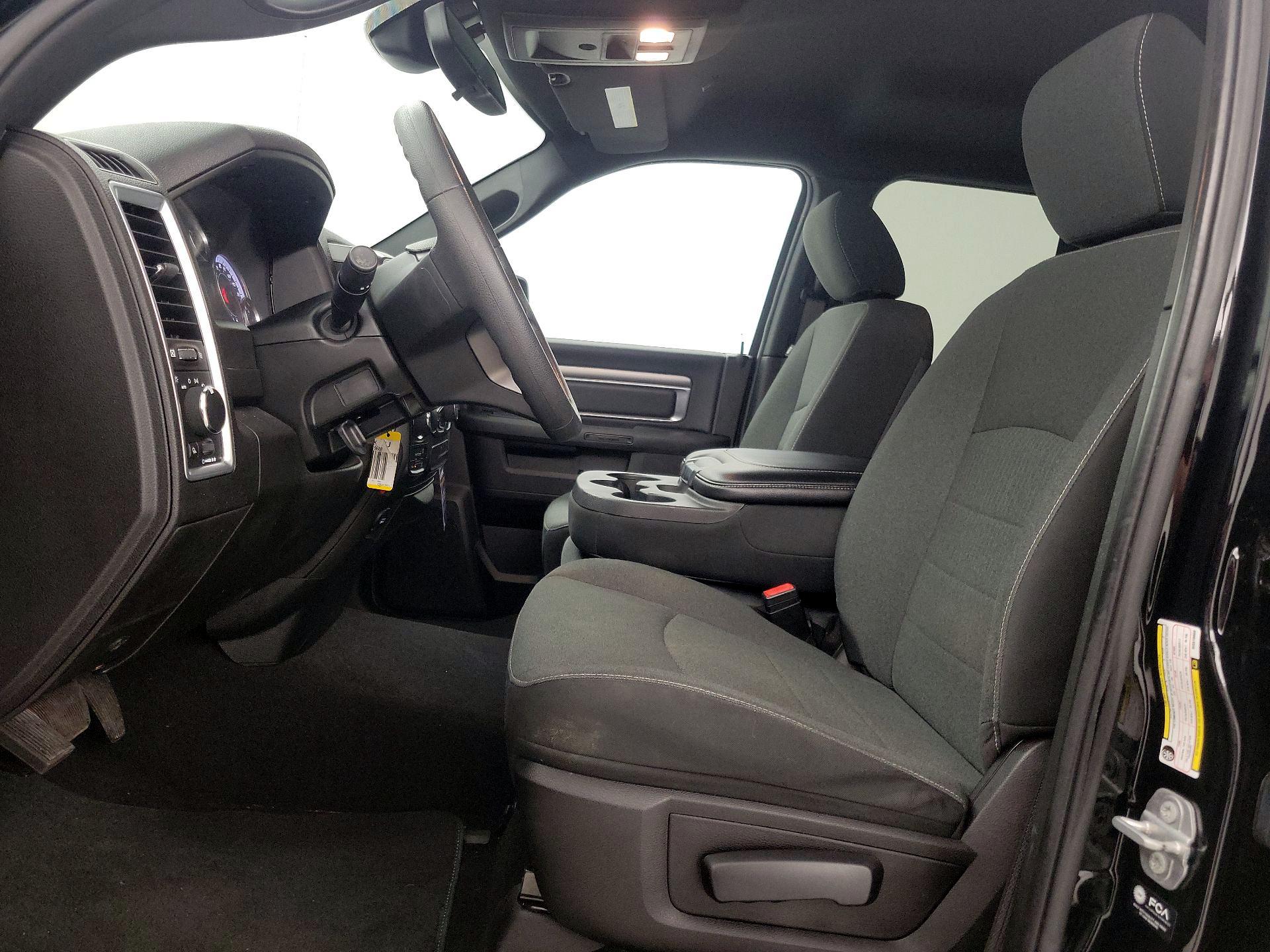 Thumbnail: 2021 RAM 1500 Classic - 11