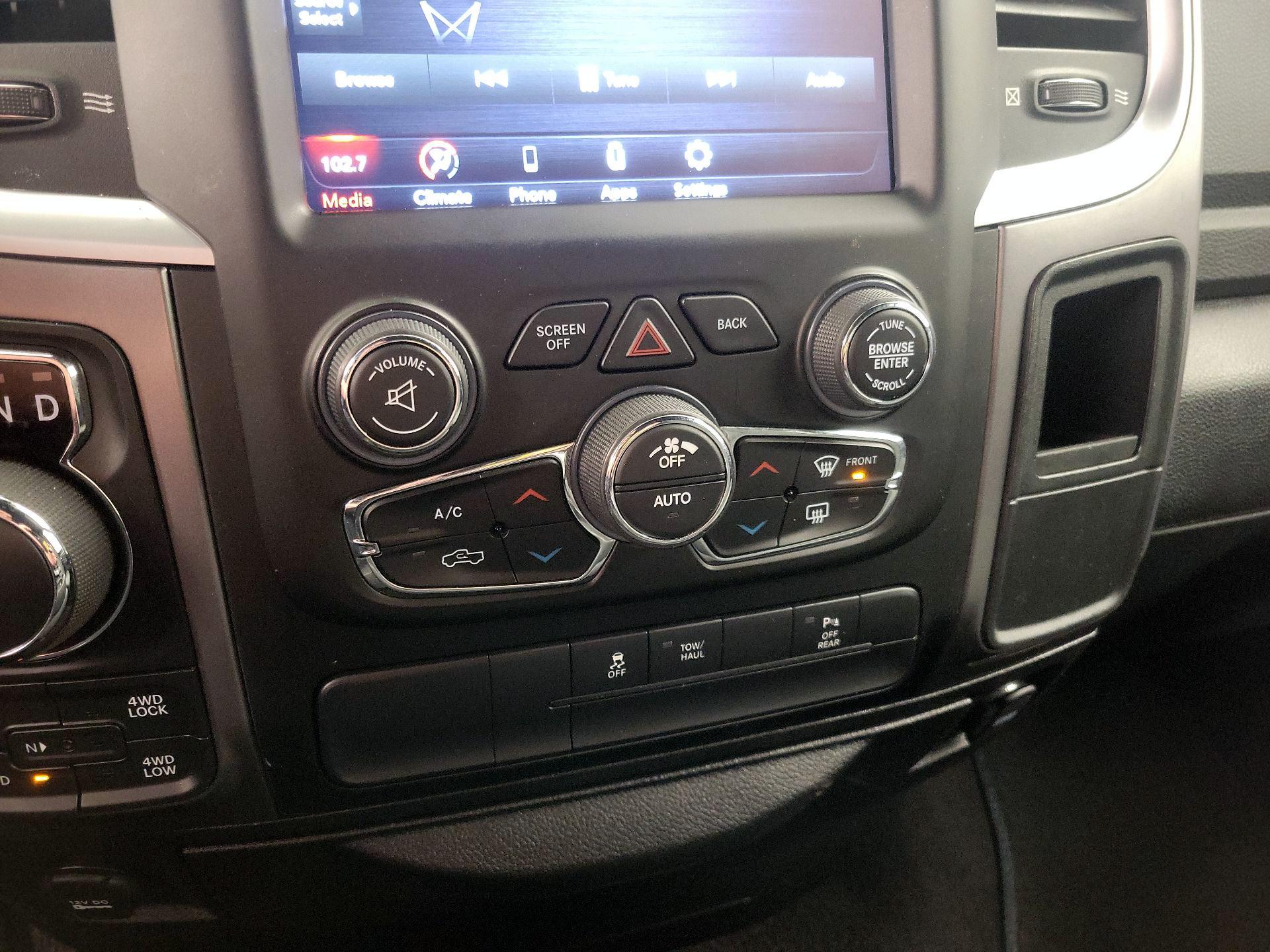 Thumbnail: 2021 RAM 1500 Classic - 16