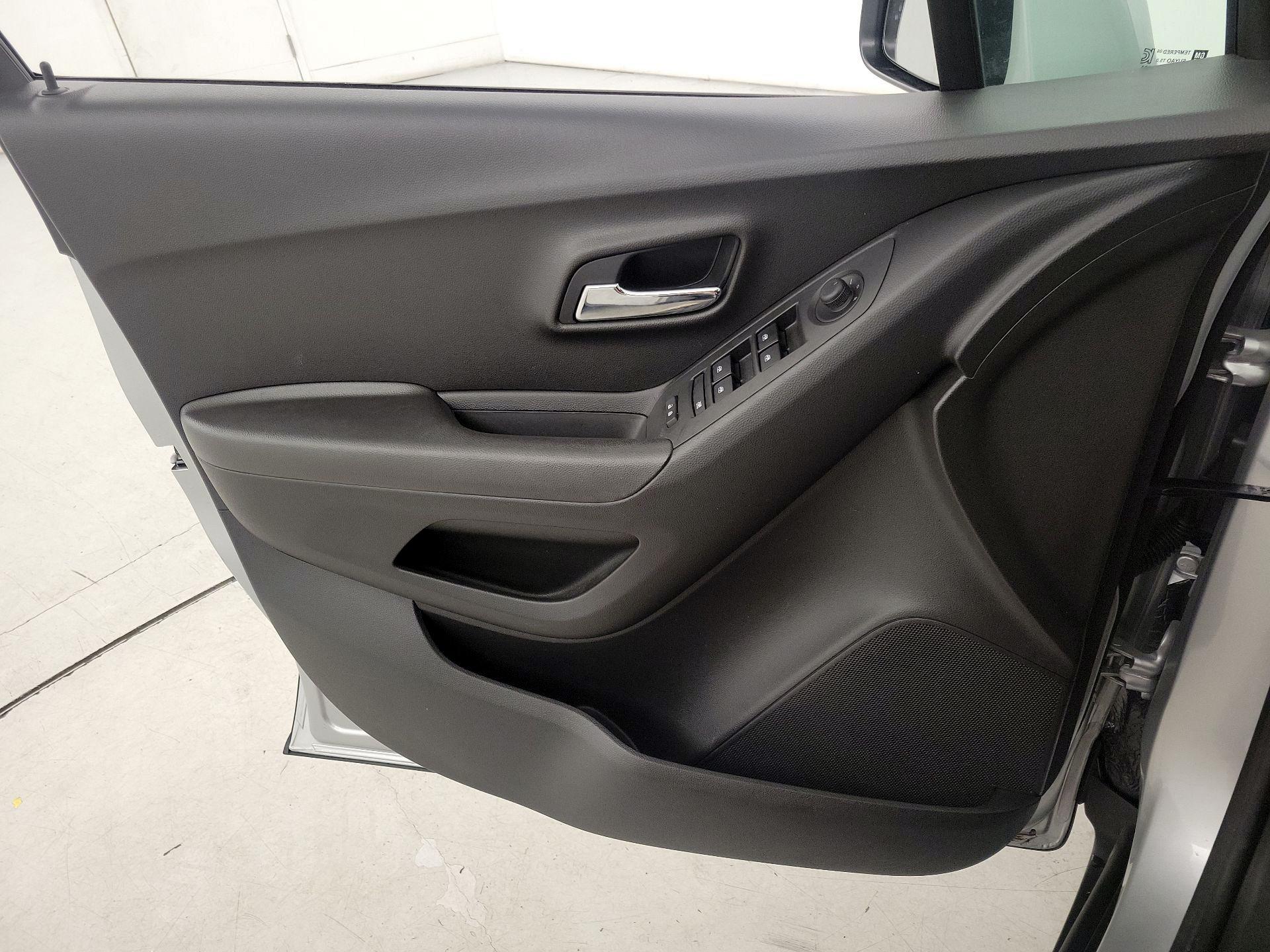 Thumbnail: 2020 Chevrolet Trax - 12