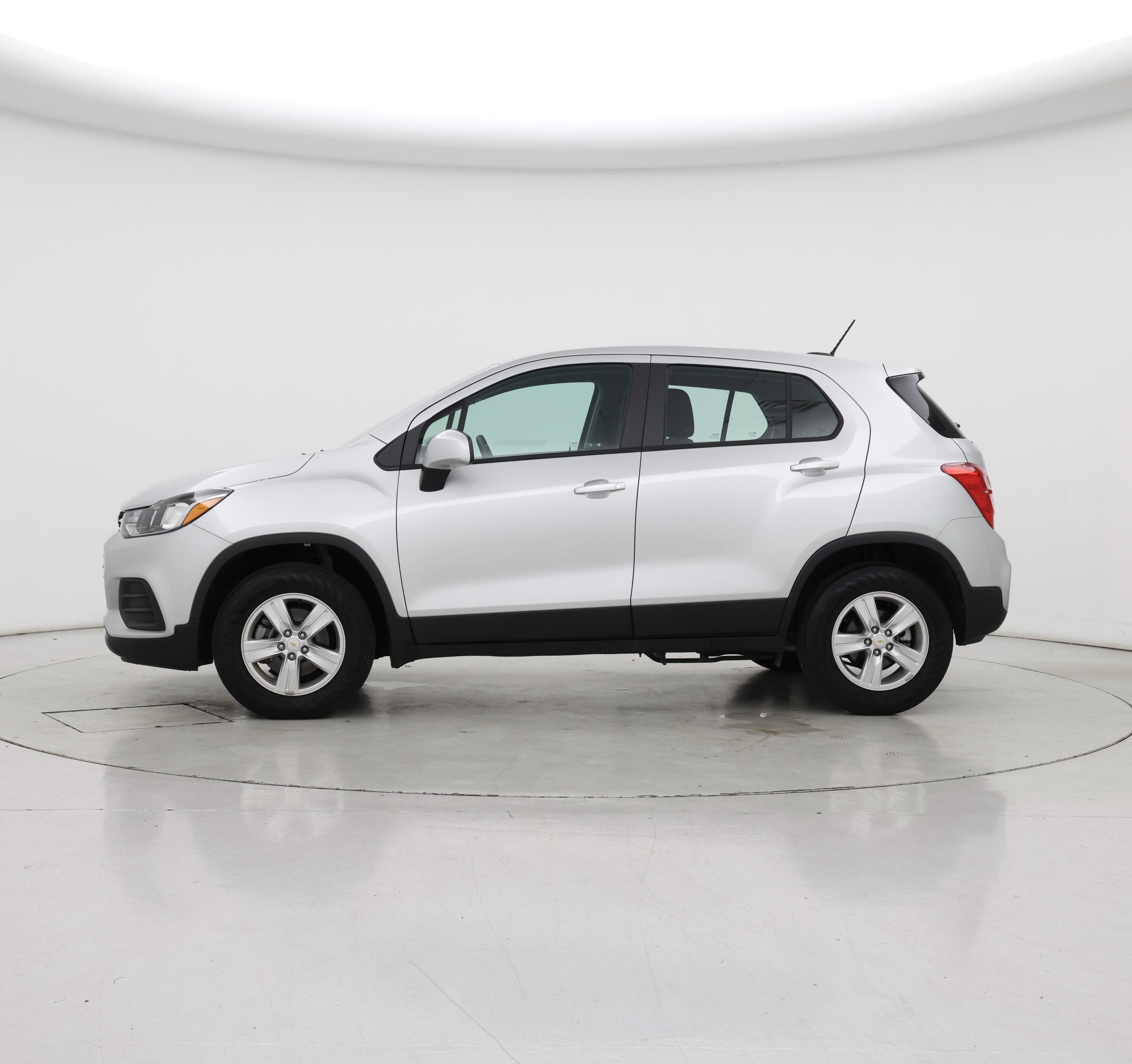 Thumbnail: 2020 Chevrolet Trax - 3