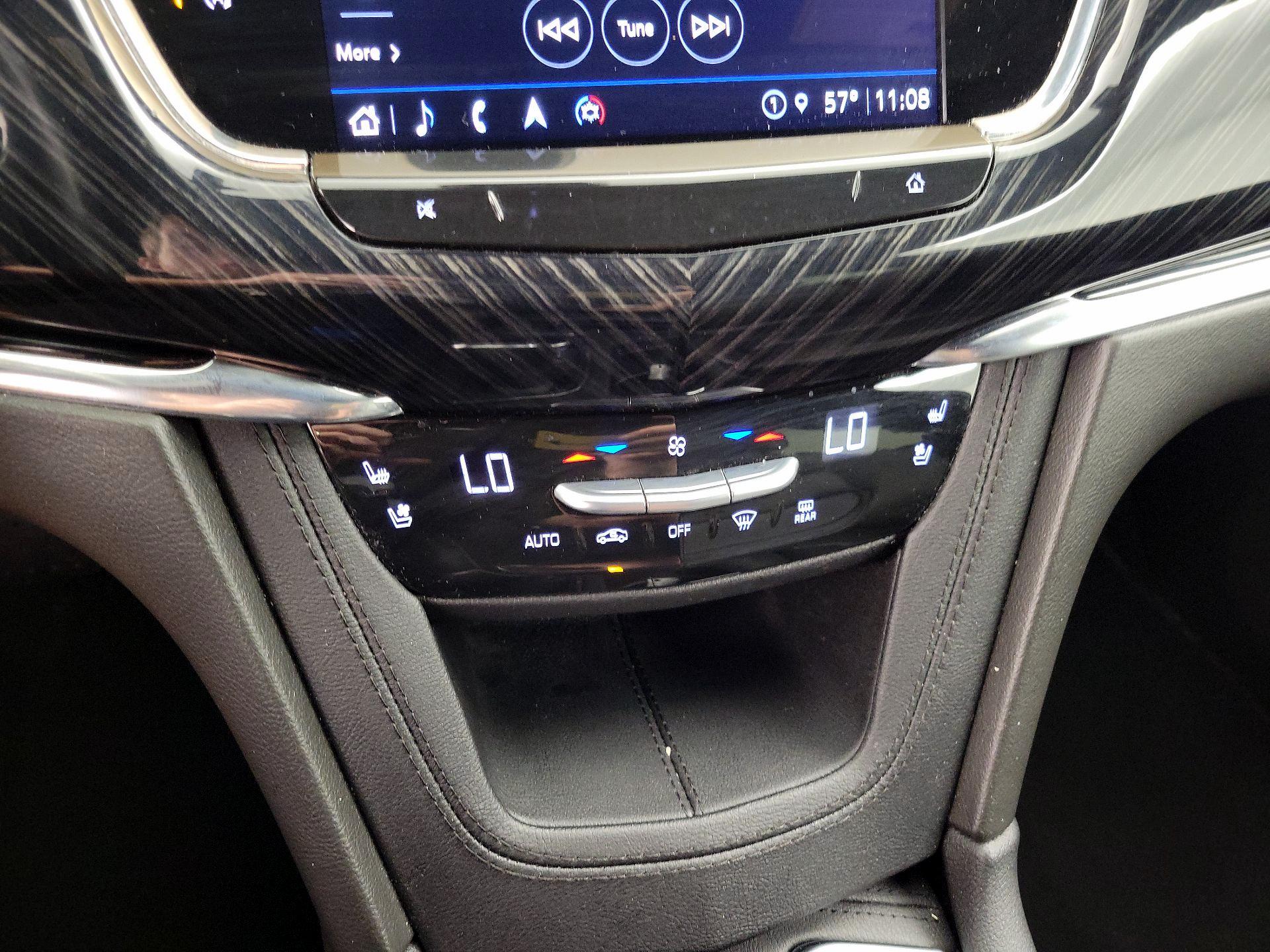 Thumbnail: 2023 Cadillac XT6 - 16