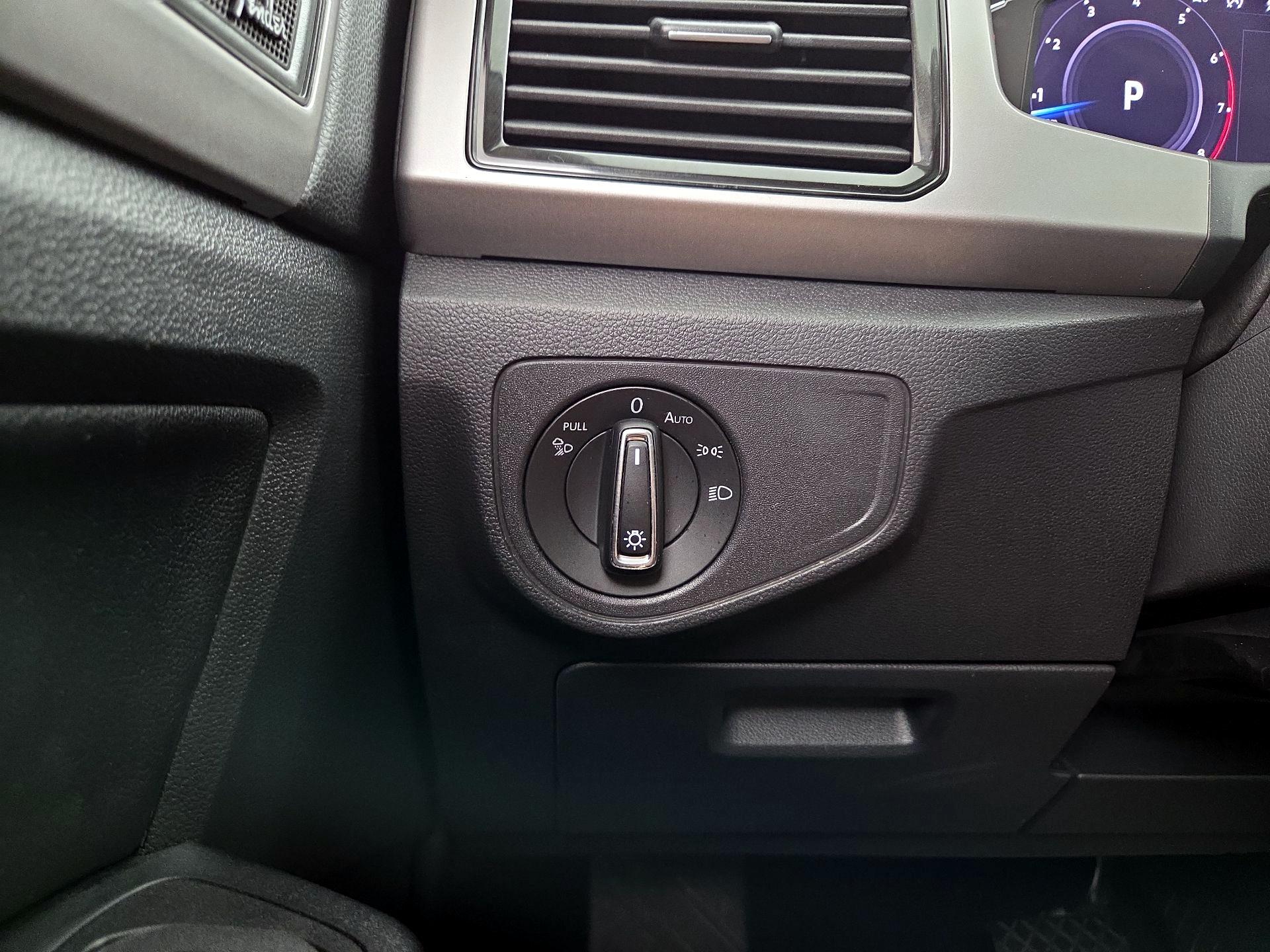 Thumbnail: 2021 Volkswagen Atlas - 13