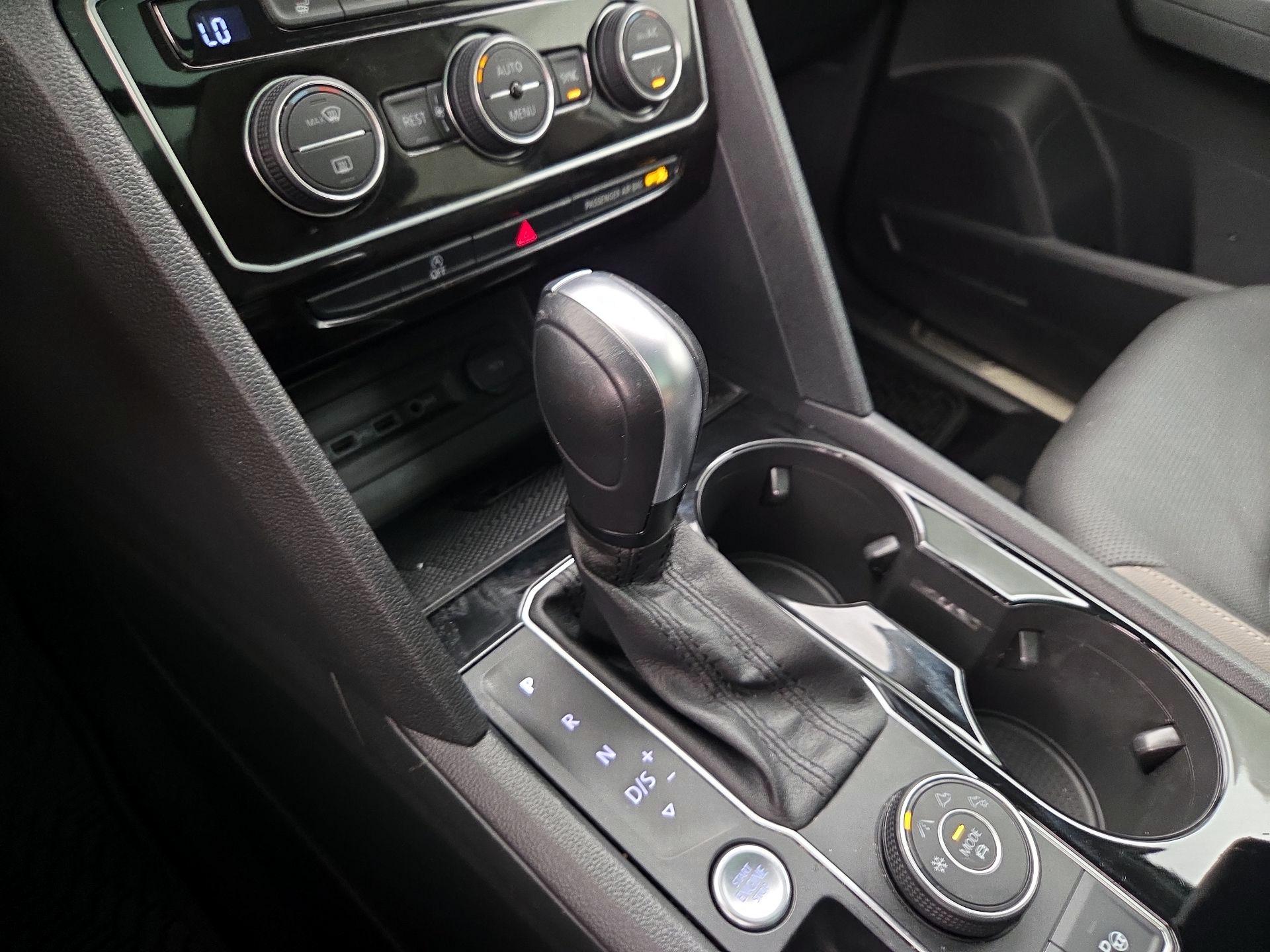 Thumbnail: 2021 Volkswagen Atlas - 18