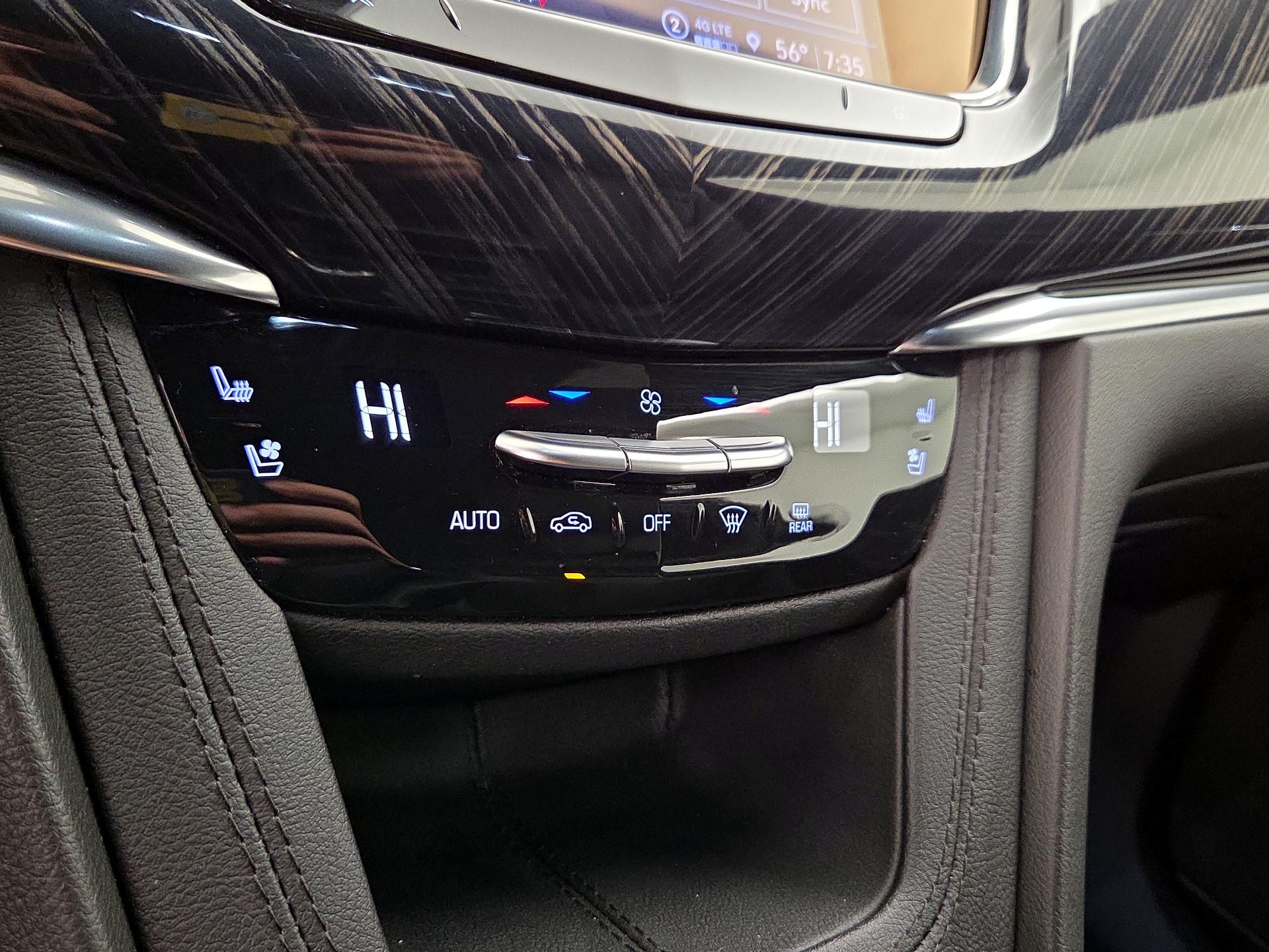 Thumbnail: 2023 Cadillac XT6 - 17