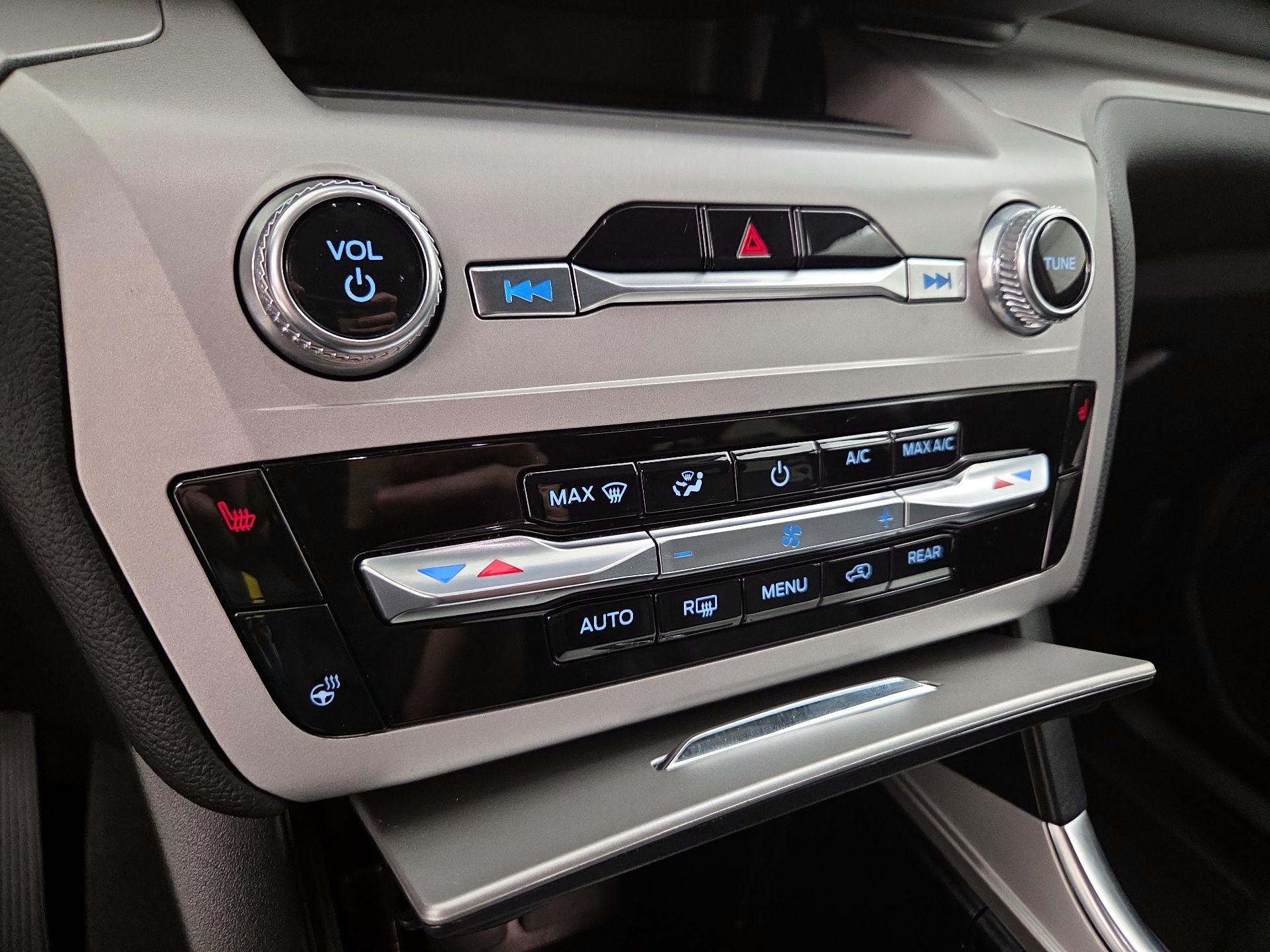 Thumbnail: 2023 Ford Explorer - 16