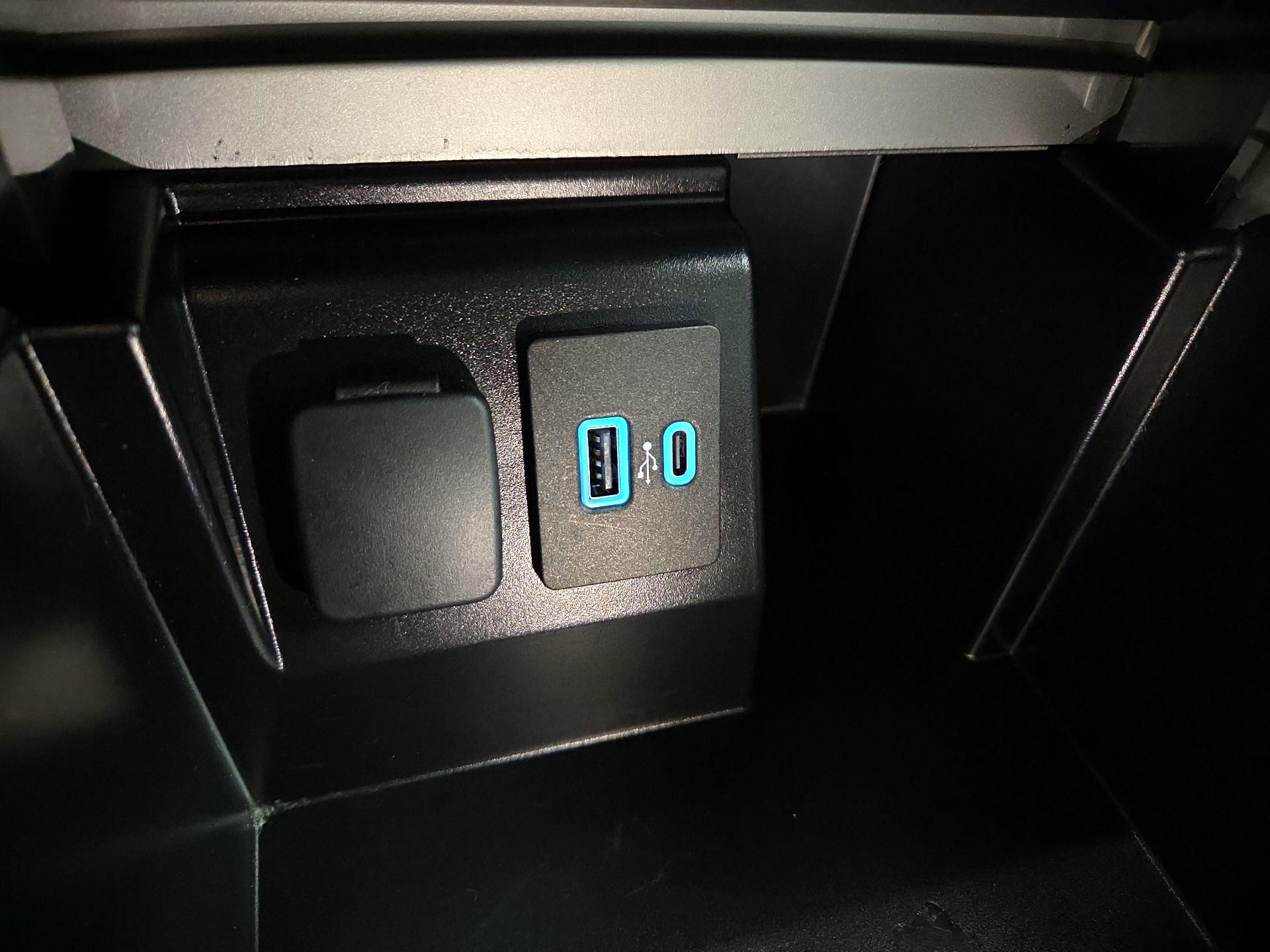 Thumbnail: 2023 Ford Explorer - 18