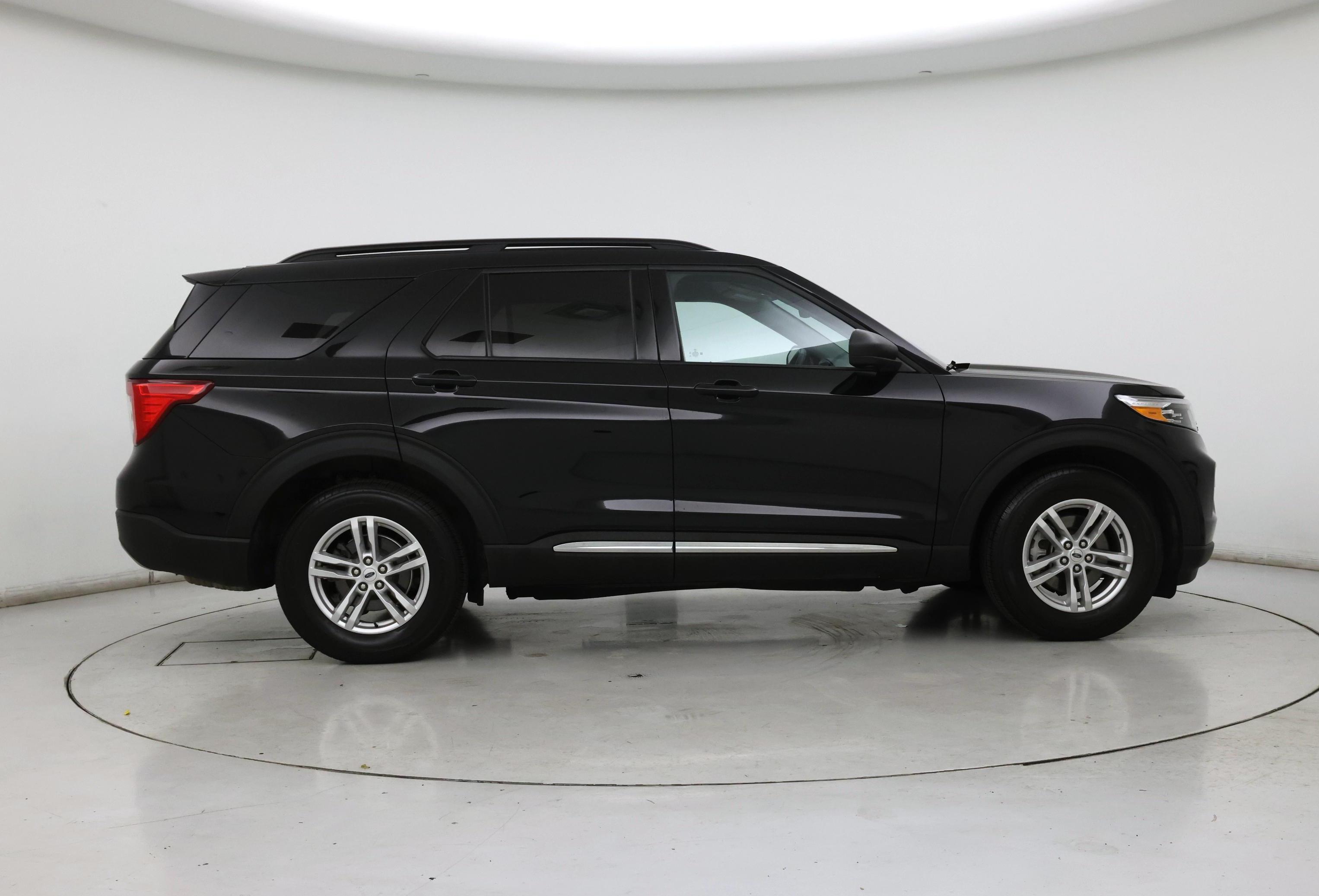 Thumbnail: 2023 Ford Explorer - 7