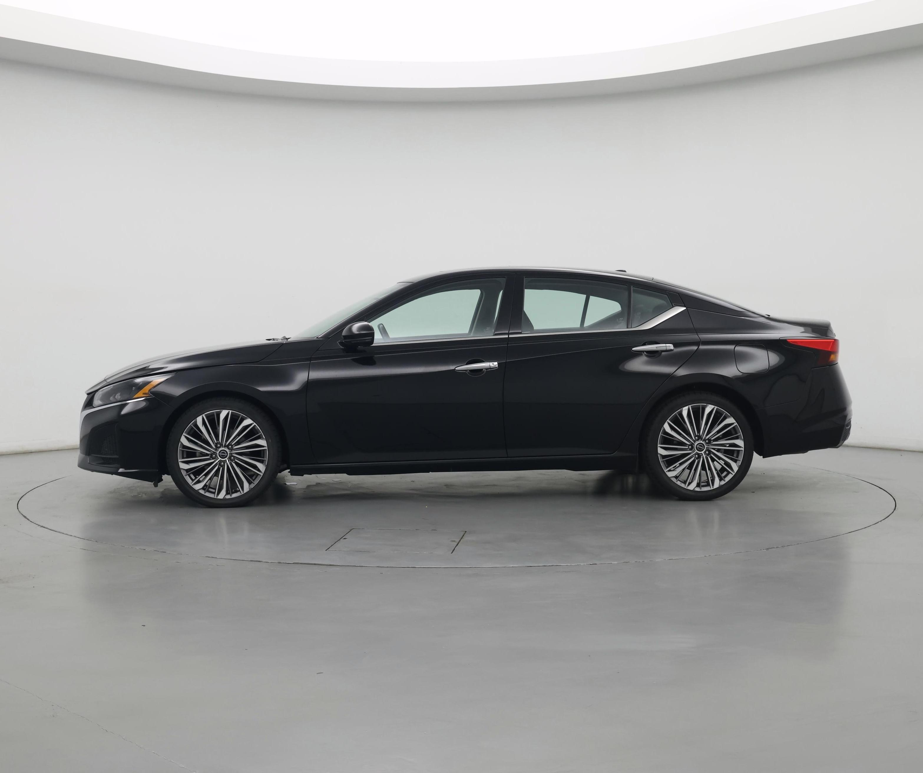 Thumbnail: 2023 Nissan Altima - 5