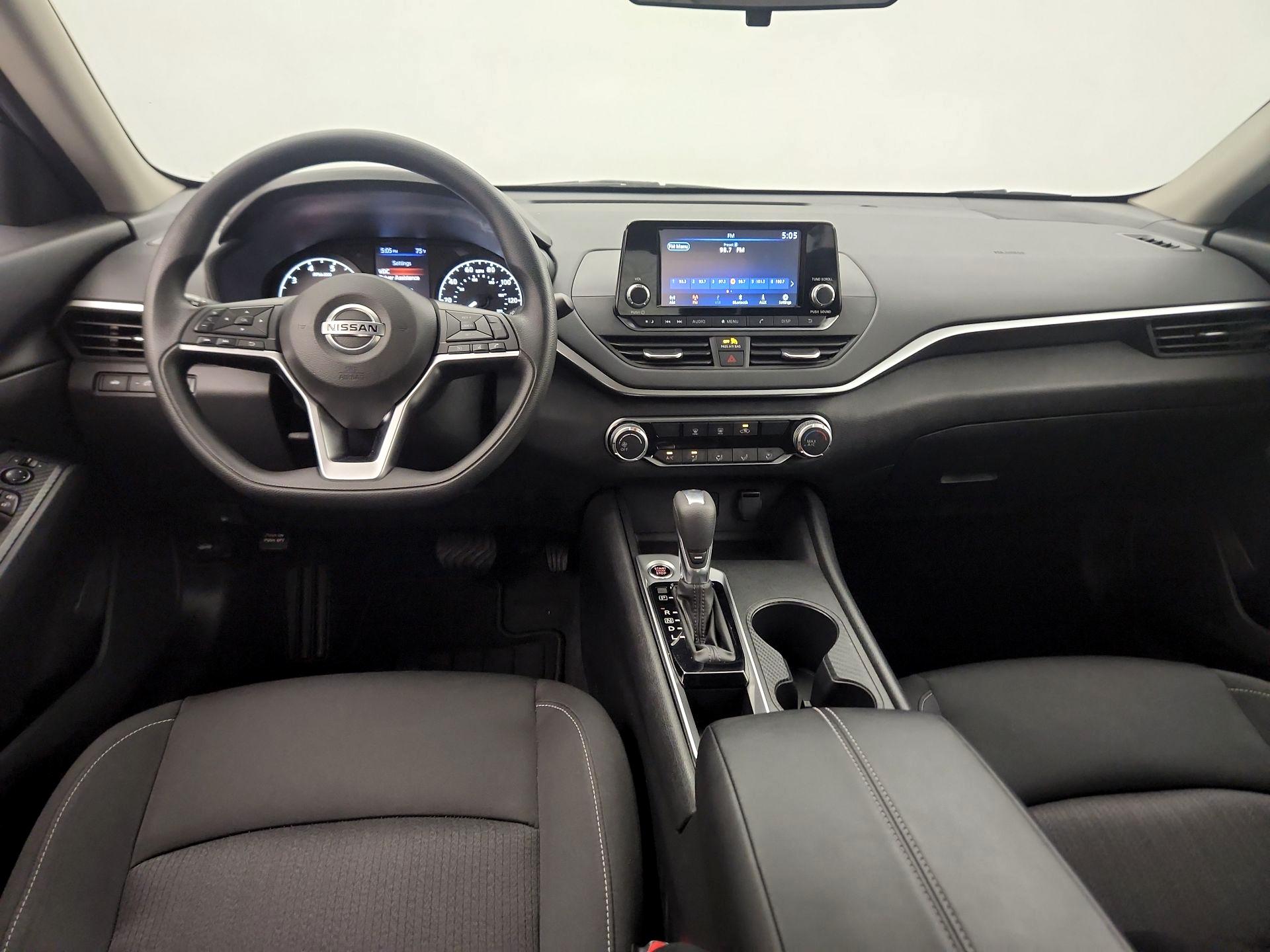 Thumbnail: 2022 Nissan Altima - 9