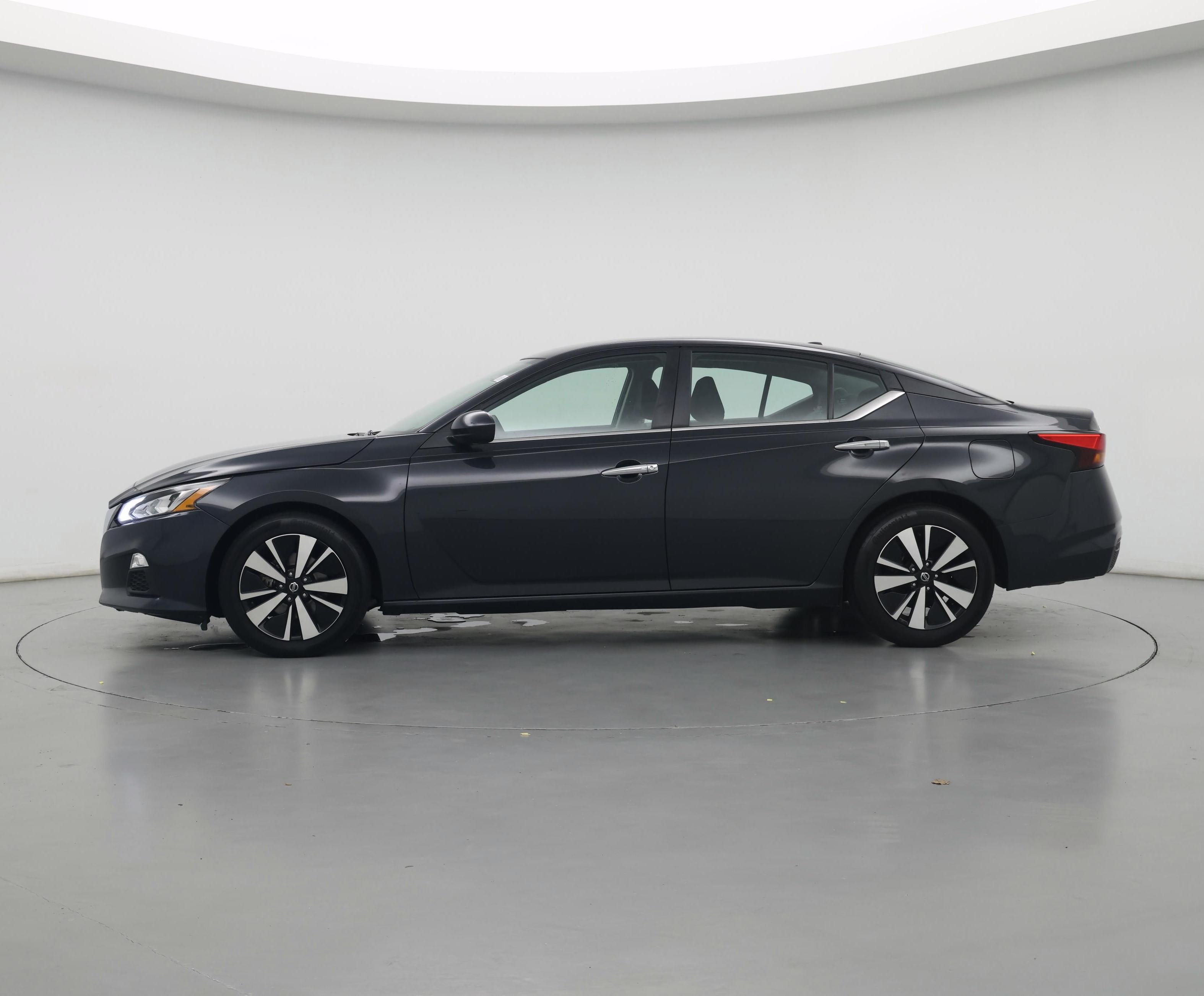 Thumbnail: 2022 Nissan Altima - 3