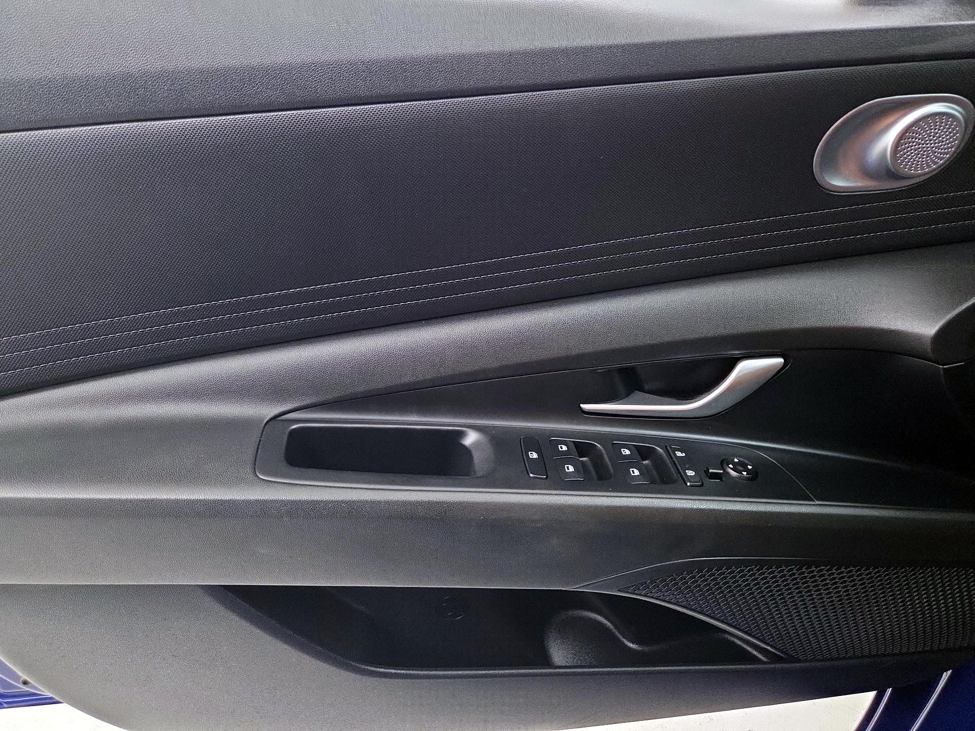 Thumbnail: 2023 Hyundai Elantra - 12