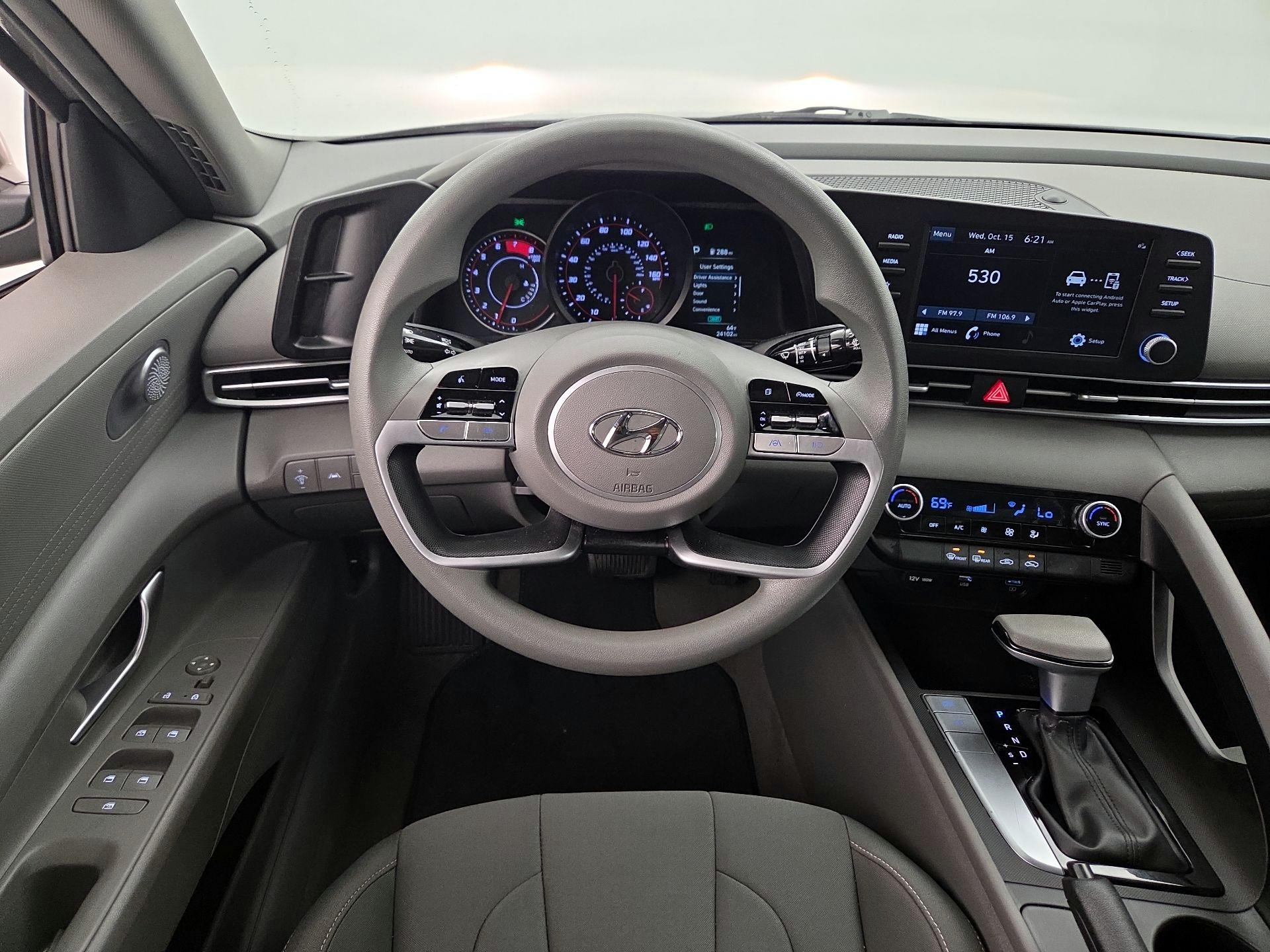 Thumbnail: 2023 Hyundai Elantra - 10