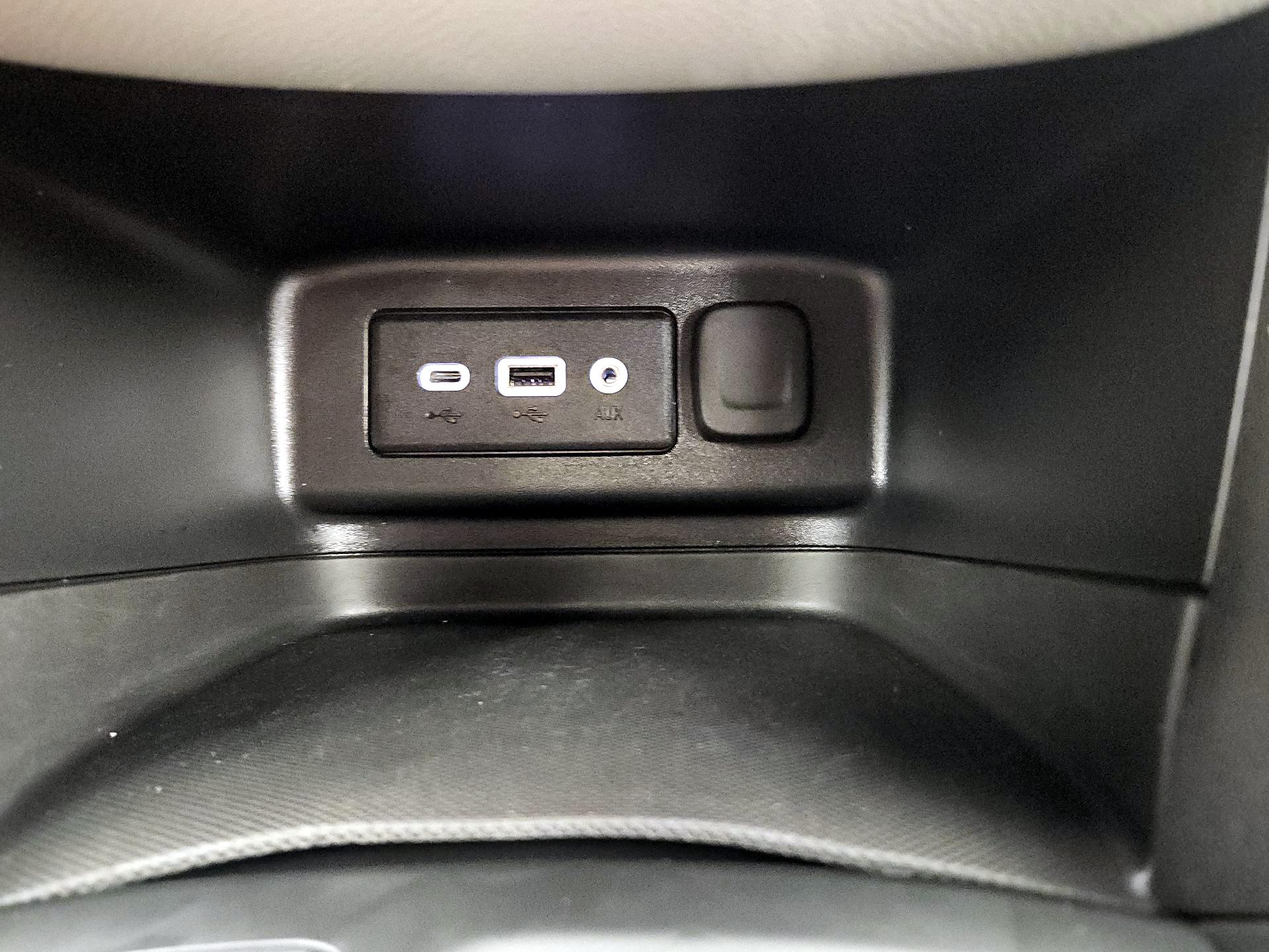 Thumbnail: 2021 Chevrolet Equinox - 18