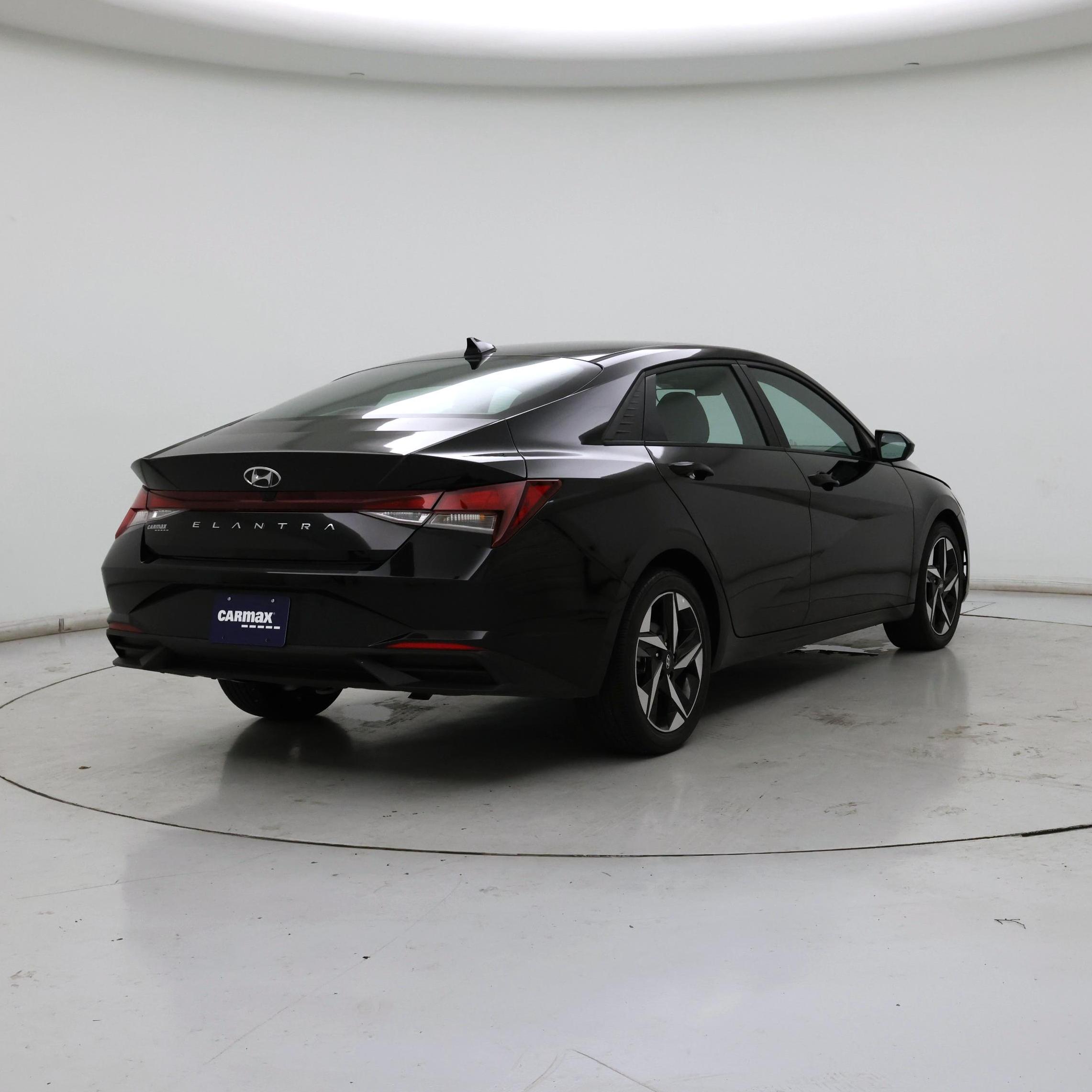 Thumbnail: 2023 Hyundai Elantra - 8
