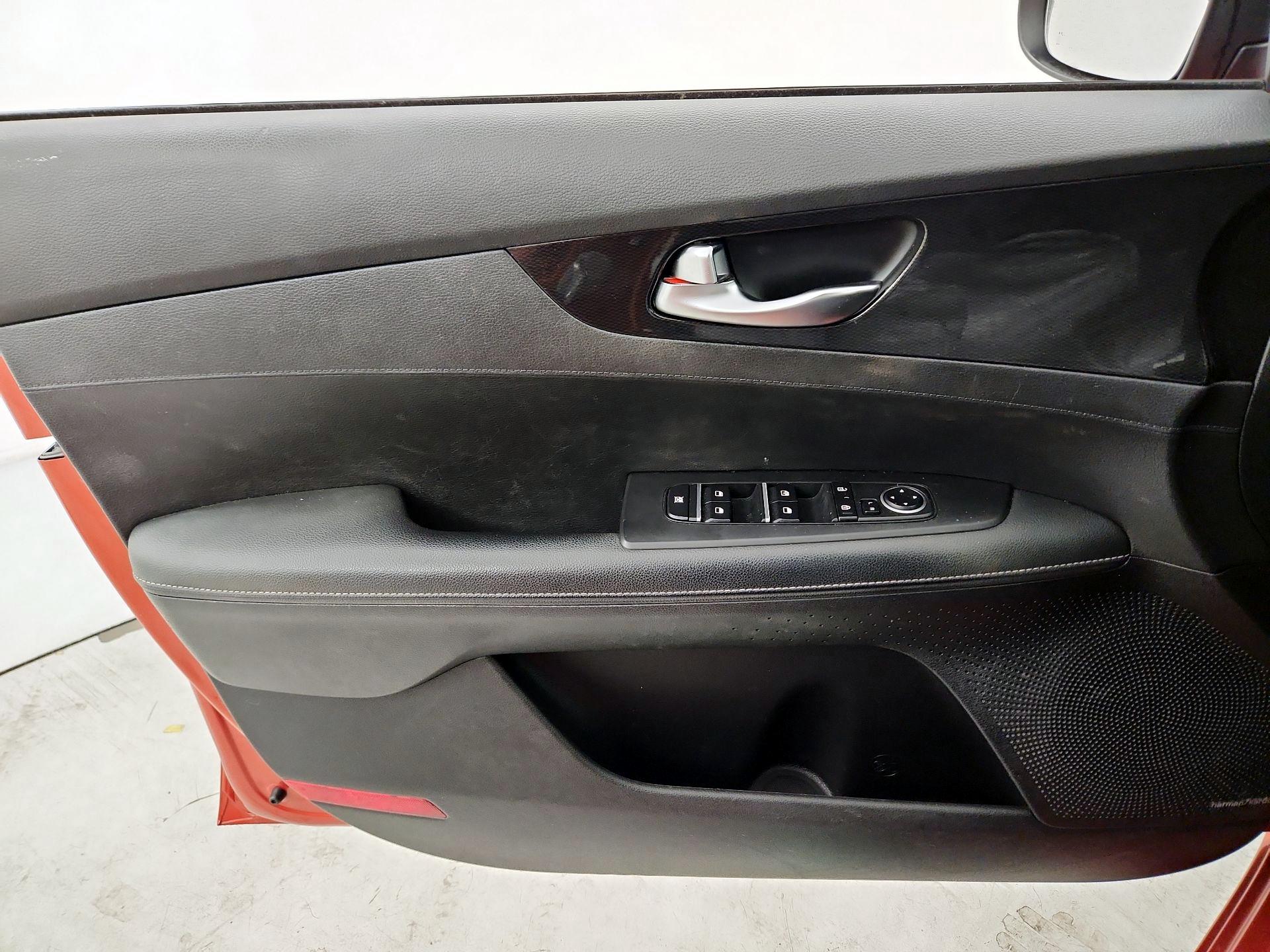 Thumbnail: 2023 Kia Forte - 12
